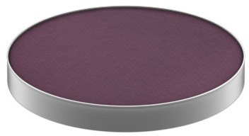 En rund, lilla makeup blush med sølvkant.