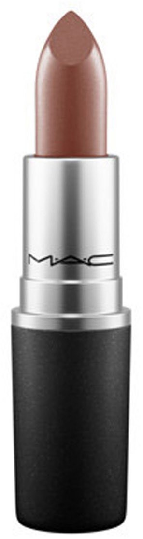 Ein Lippenstift mit beiger Farbe, schwarzer und silberner Verpackung, und MAC-Logo.