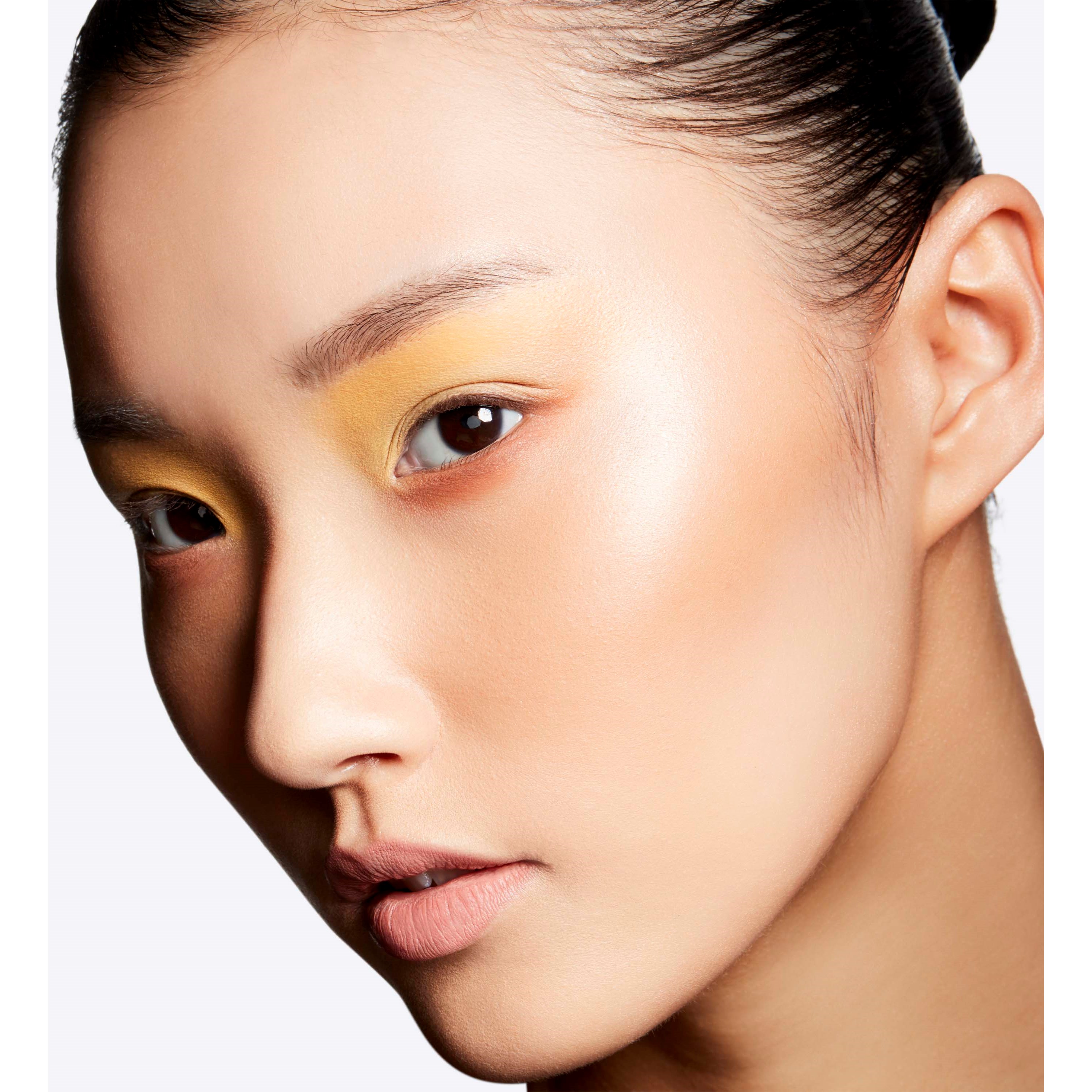 MAC Cosmetics Mineralize Skinfinish Powder Global Glow (obrázok 3)