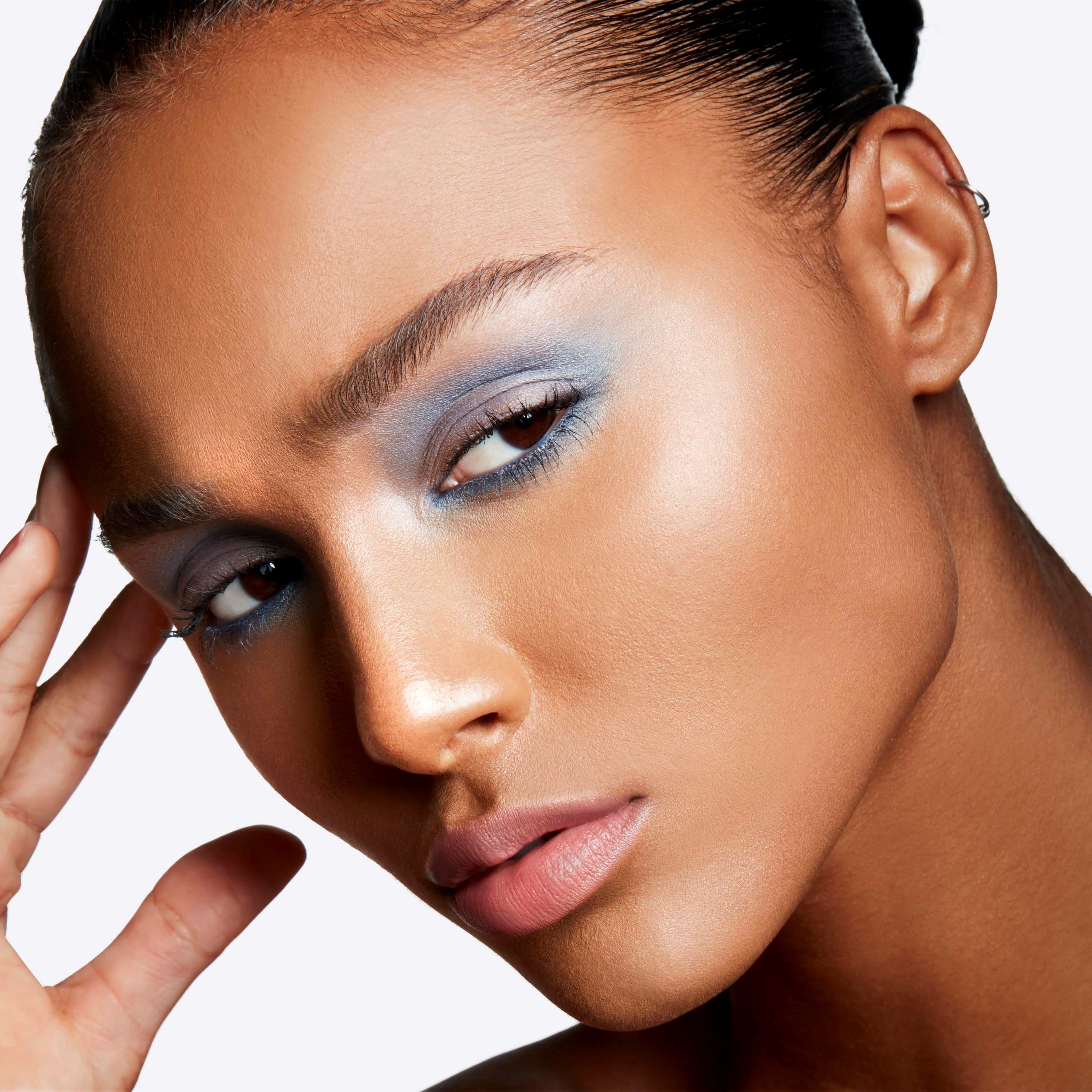 MAC Cosmetics Mineralize Skinfinish Powder Global Glow (obrázok 4)