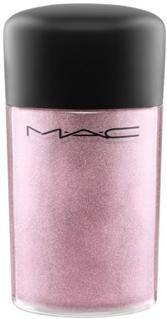 Rosa kosmetikprodukt i en genomskinlig flaska med svart lock och MAC-logga.
