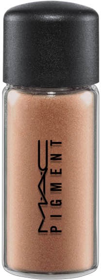 En liten burk med beige MAC Pigment löspudderskuggning med svart lock och etikett.