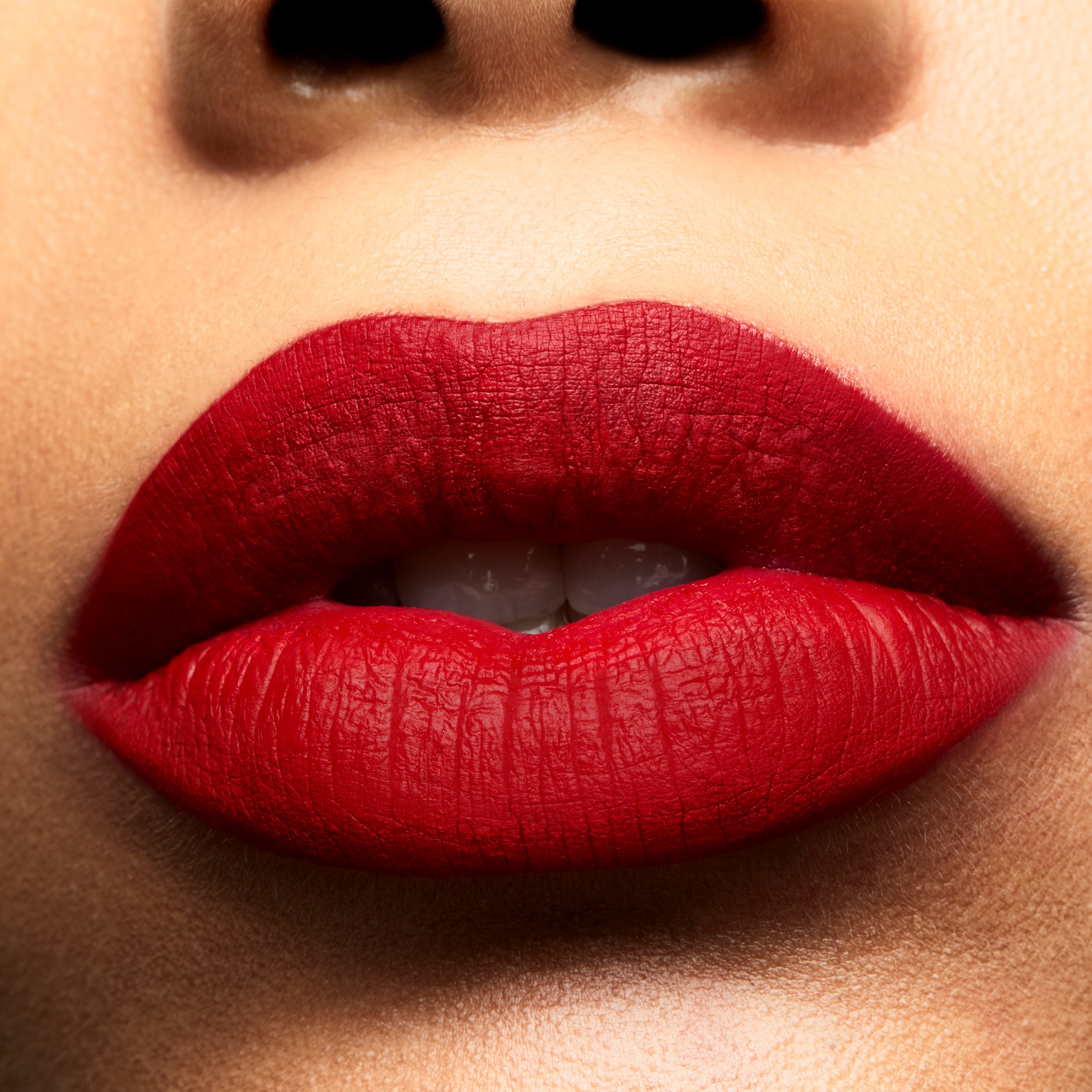 MAC Cosmetics Retro Matte Pomadka w Płynie Fashion Legacy (obrázok 3)