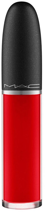 Een lipstick met een zwarte dop en rode buis, gemarkeerd MAC, op een zwarte achtergrond.