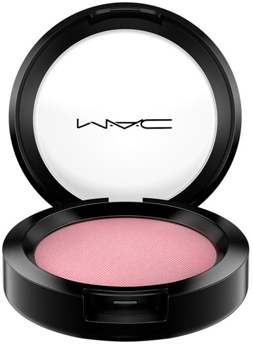 En rund rosa rouge i en svart kompaktförpackning med Mac-logga inuti locket.