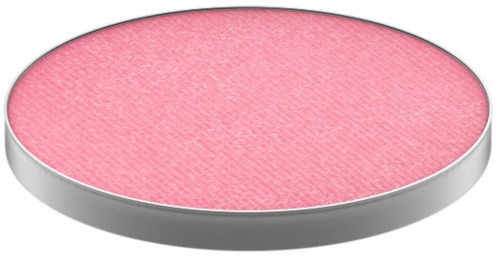 En rund rosa sminkepute med hvit kant, brukt til å påføre eller blande kosmetikk.