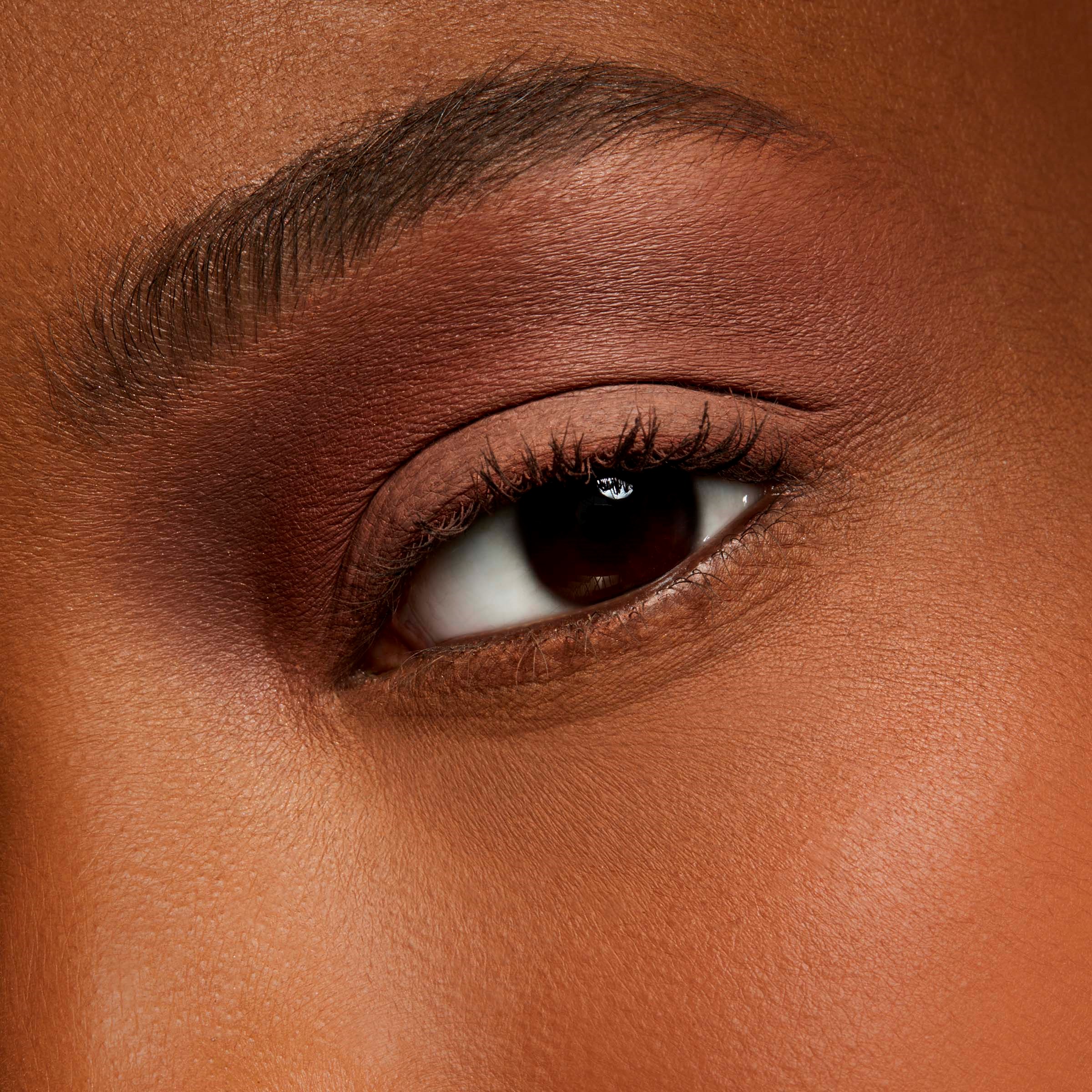 MAC Cosmetics Matte Single Eyeshadow Soft Brown (obrázok 5)