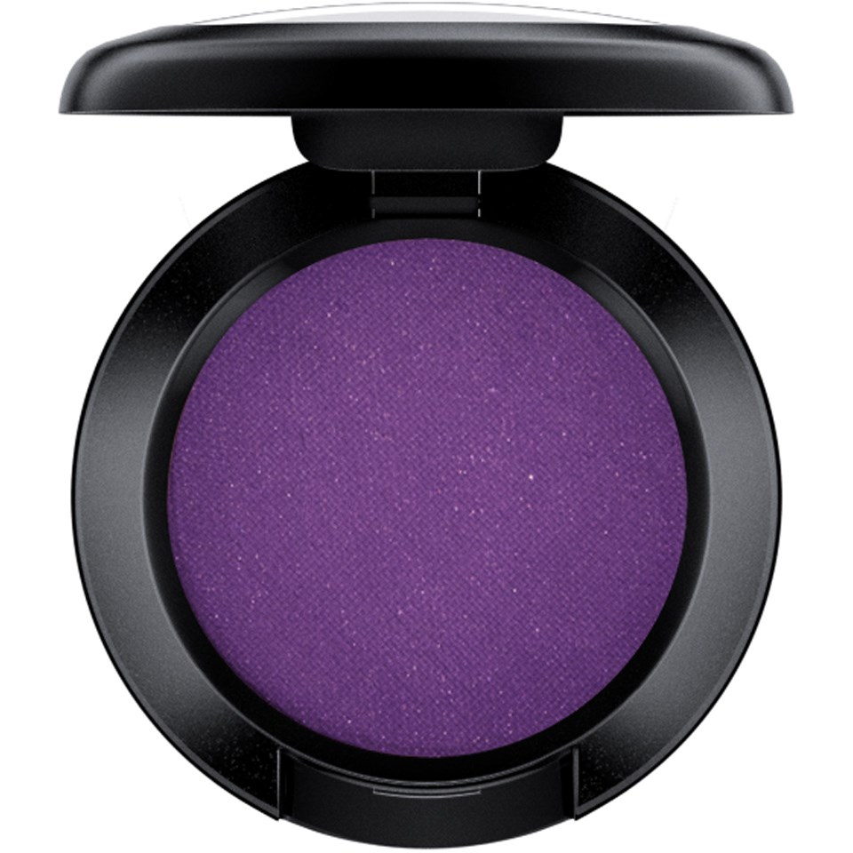 Läs mer om MAC Cosmetics Small Eye Shadow Shade extension Power To The Purple