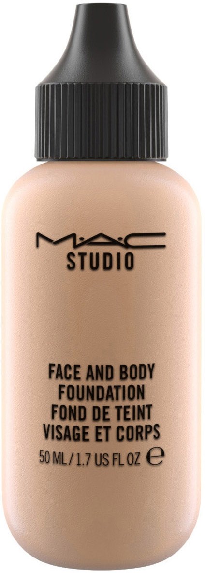 Butelka podkładu MAC Studio do twarzy i ciała, beżowa z czarnym zakrętką, 50 ml.