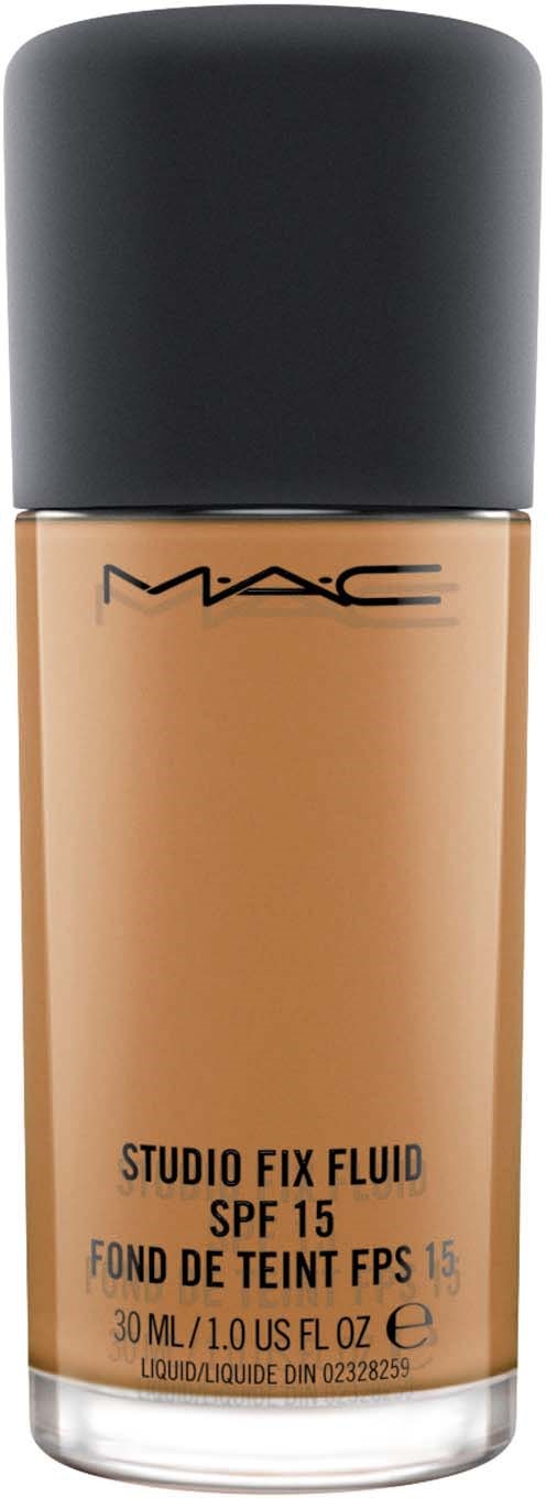 Foundationflaske med sort låg, mærket MAC Studio Fix, SPF 15, i beige nuance.