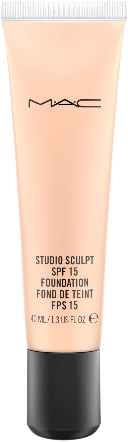 En beige tube med MAC Studio Sculpt foundation med SPF 15 og 40 ml kapacitet.