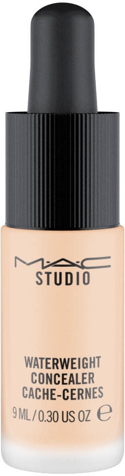 En flaska MAC Studio Waterweight Concealer med svart lock och enkel design.