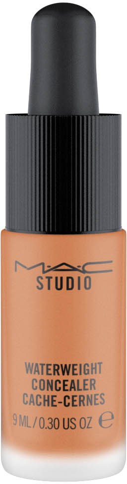 En flaska MAC Studio Waterweight Concealer med svart lock och beige vätska inuti.