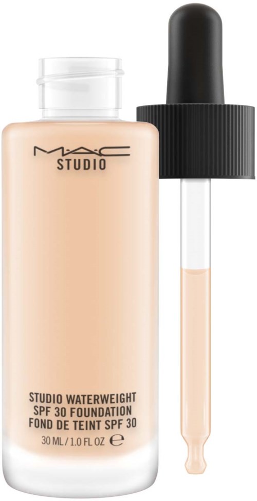 Butelka podkładu MAC Studio Waterweight z pipetą do aplikacji.
