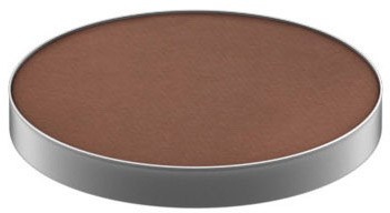 En rund makeup-kompakt med brunt puder inuti. Silverhölje, enkelt och kompakt.