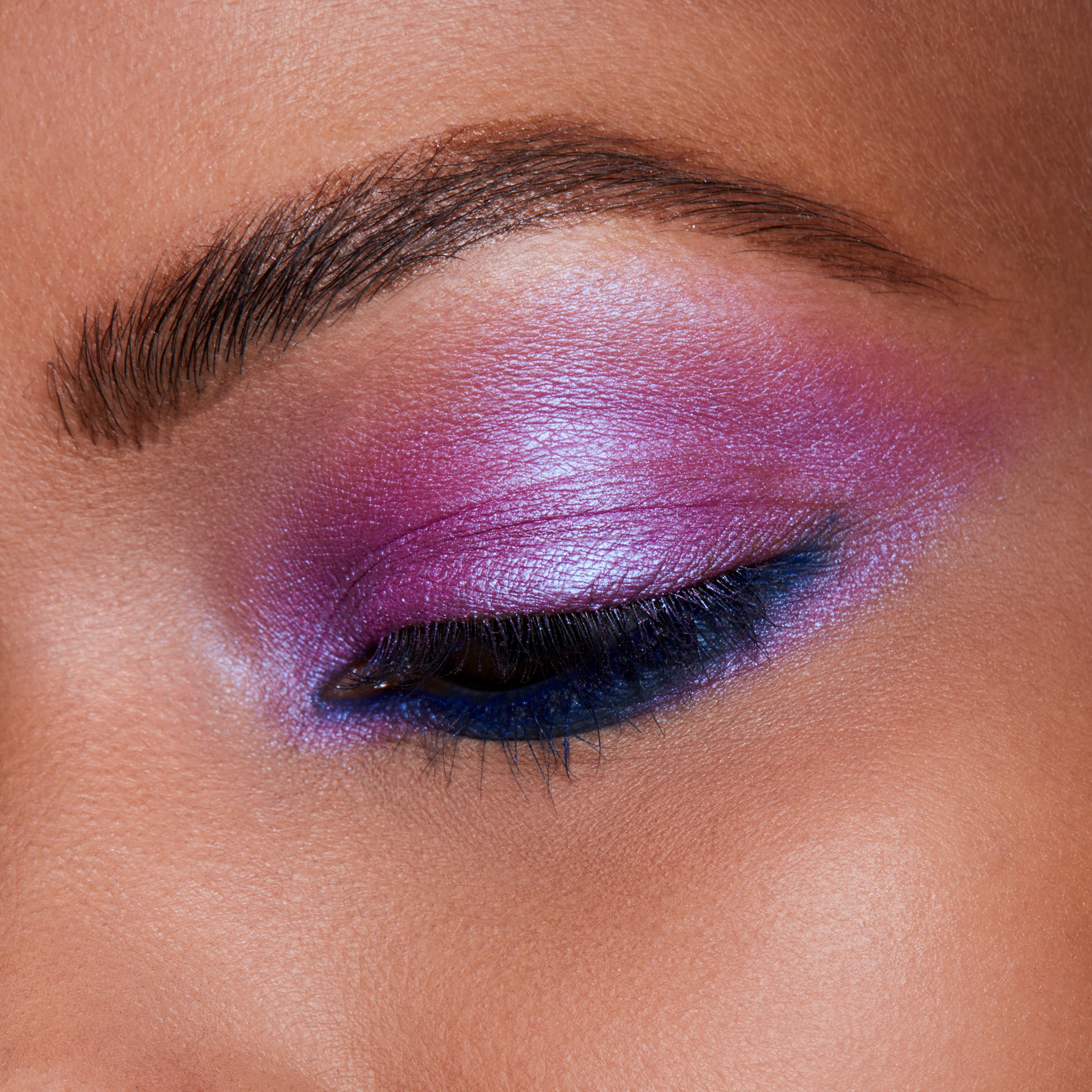 MAC Cosmetics Veluxe Single Eyeshadow Stars 'N' Rockets (obrázok 3)