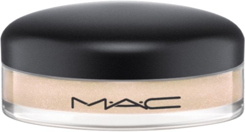 En behållare med MAC löspuder med svart lock och genomskinlig botten.