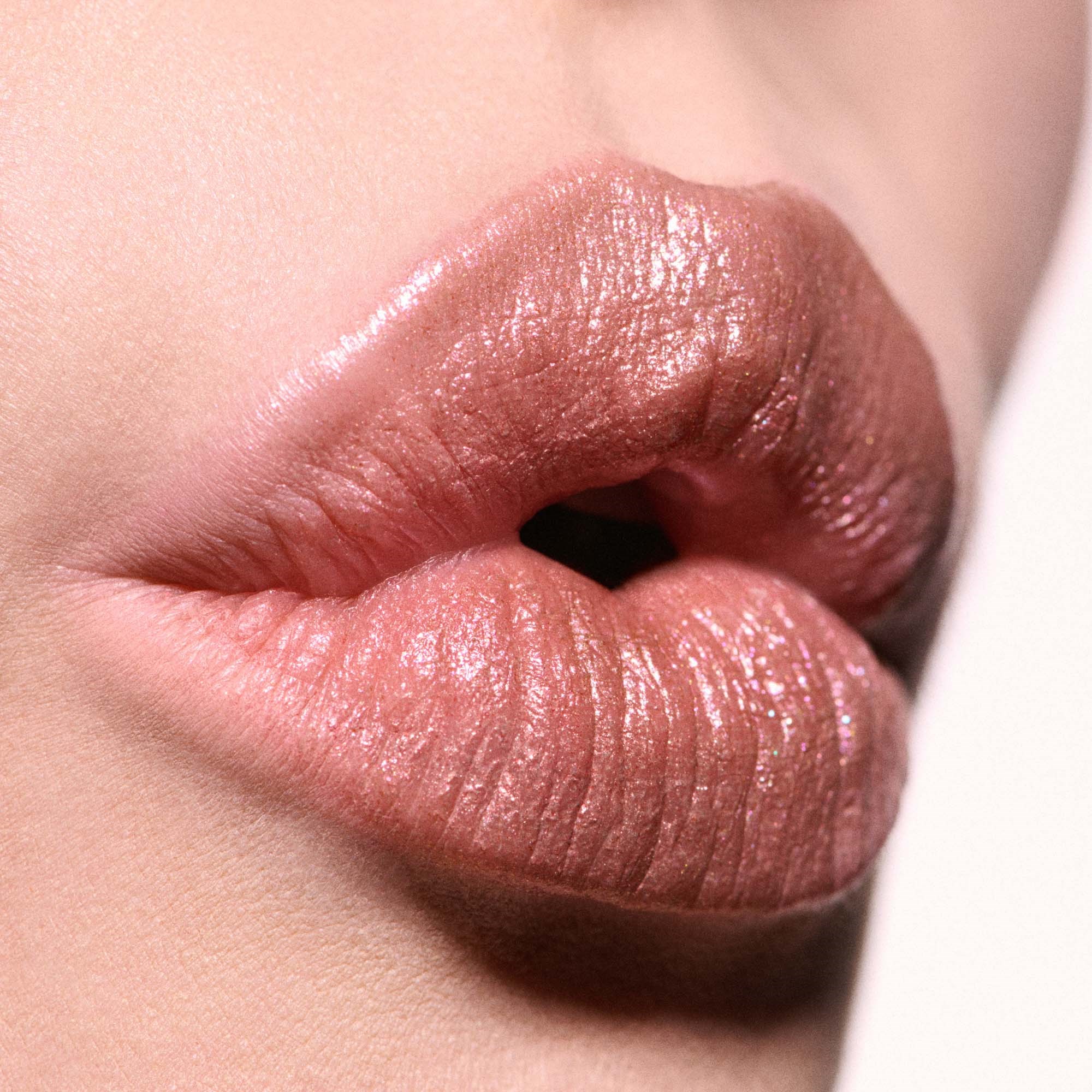 MAC Cosmetics Dazzlelips Crayon Lightning Bug (obrázok 3)