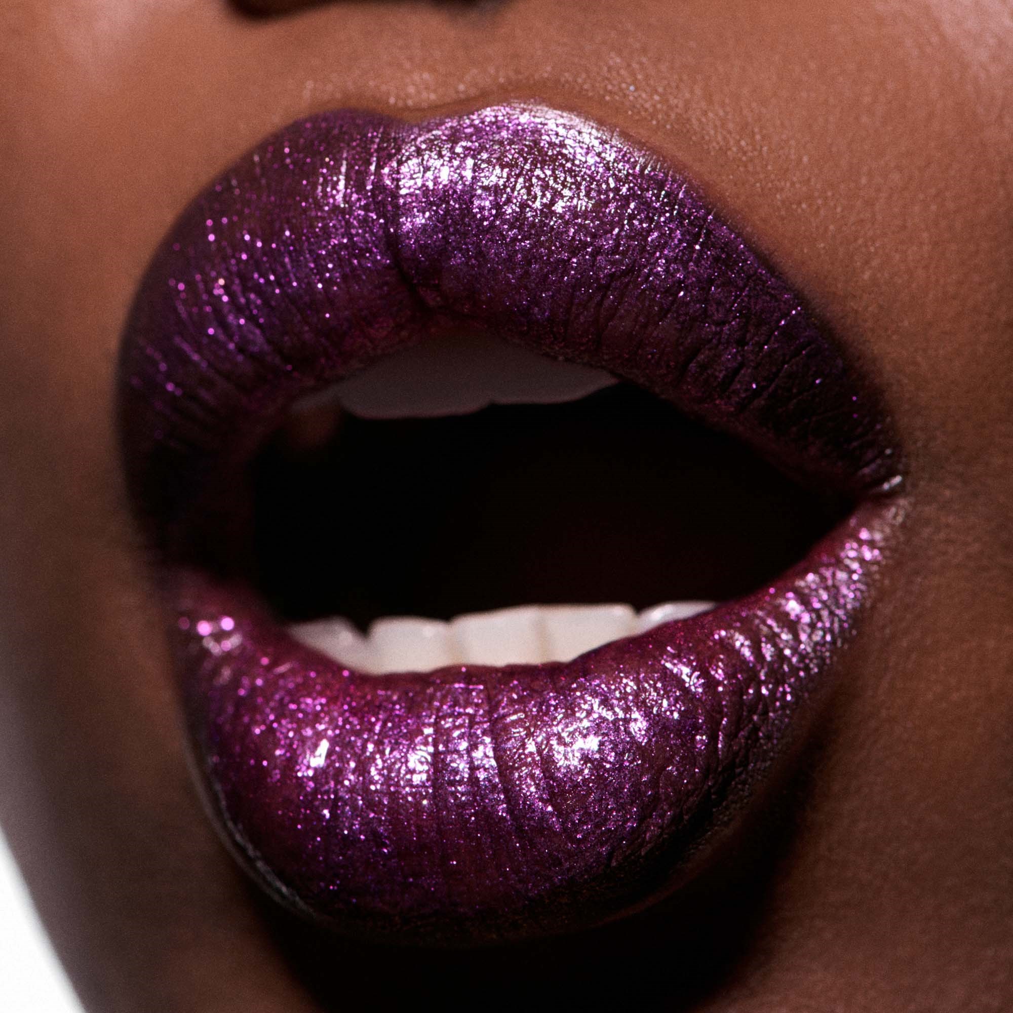 MAC Cosmetics Dazzlelips Crayon Lunar Violet (obrázok 5)