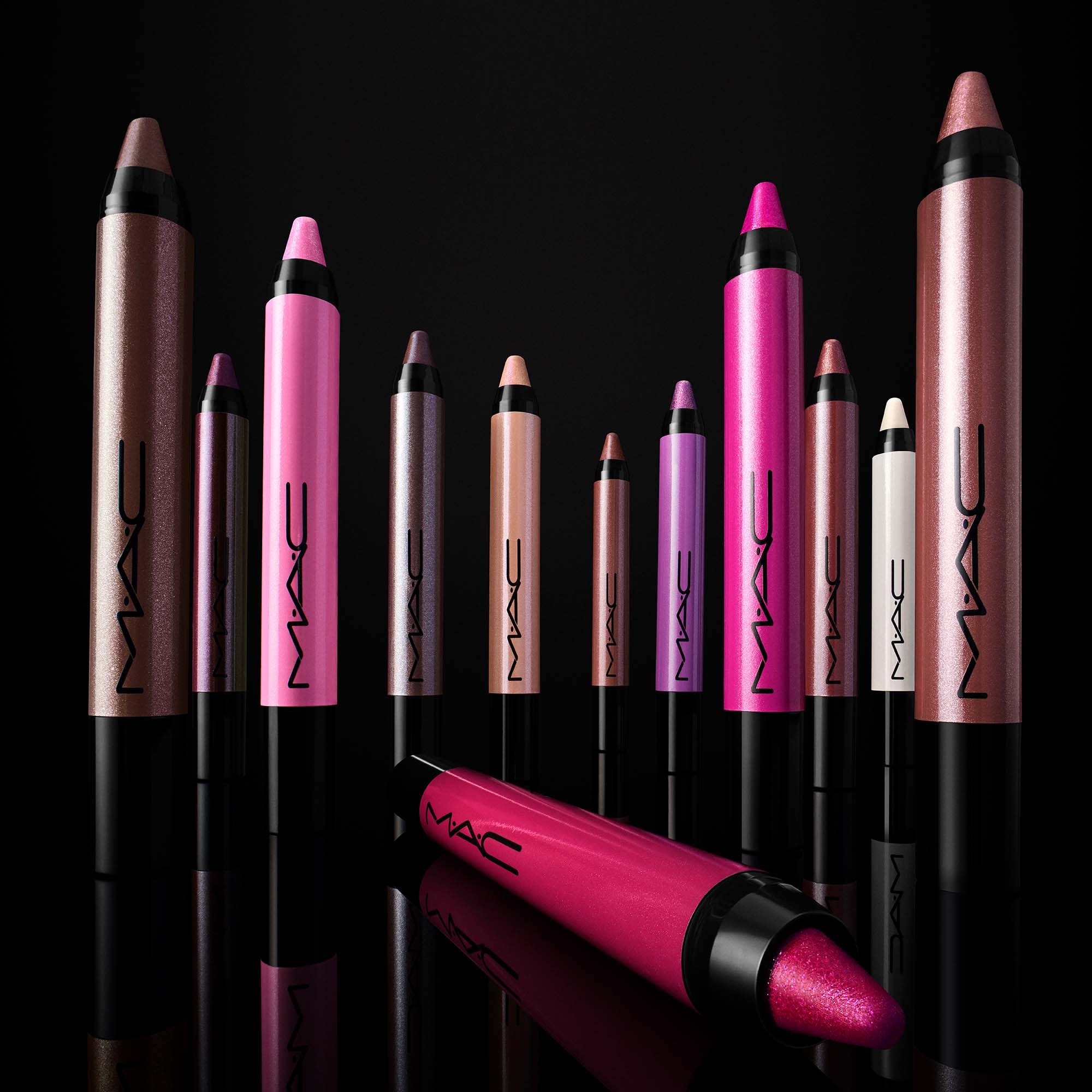 MAC Cosmetics Dazzlelips Crayon Lunar Violet (obrázok 7)