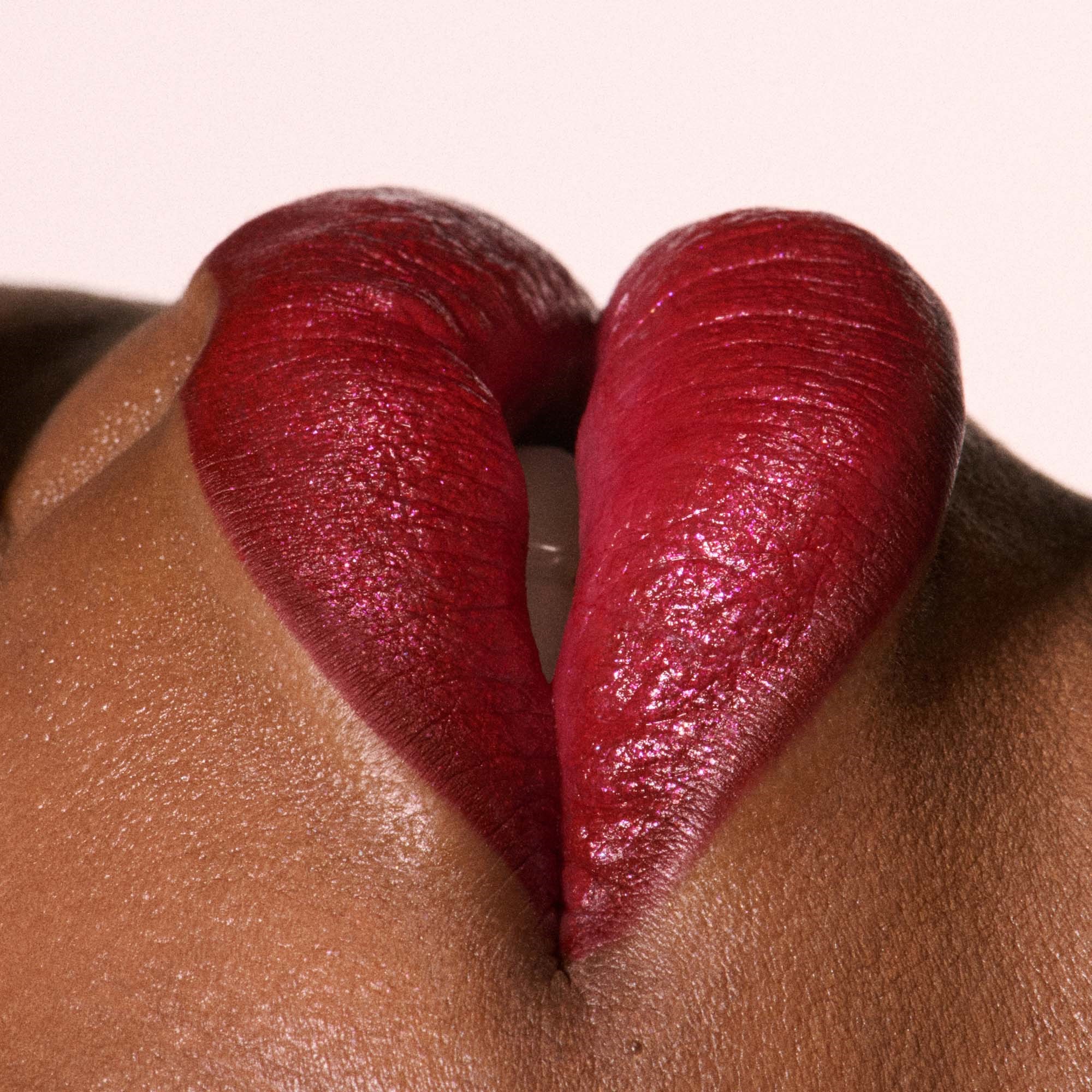 MAC Cosmetics Dazzlelips Crayon Red Halo (obrázok 5)
