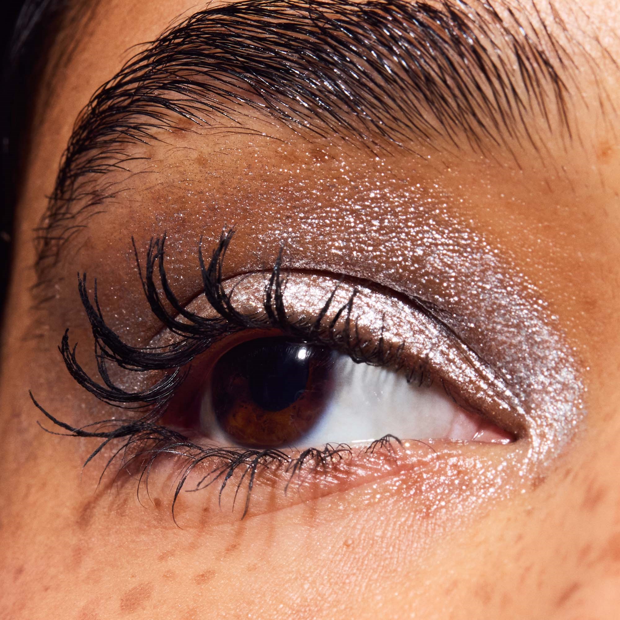 MAC Cosmetics Dazzleshadow Eye Shadow Stick Demure Diamonds (obrázok 3)