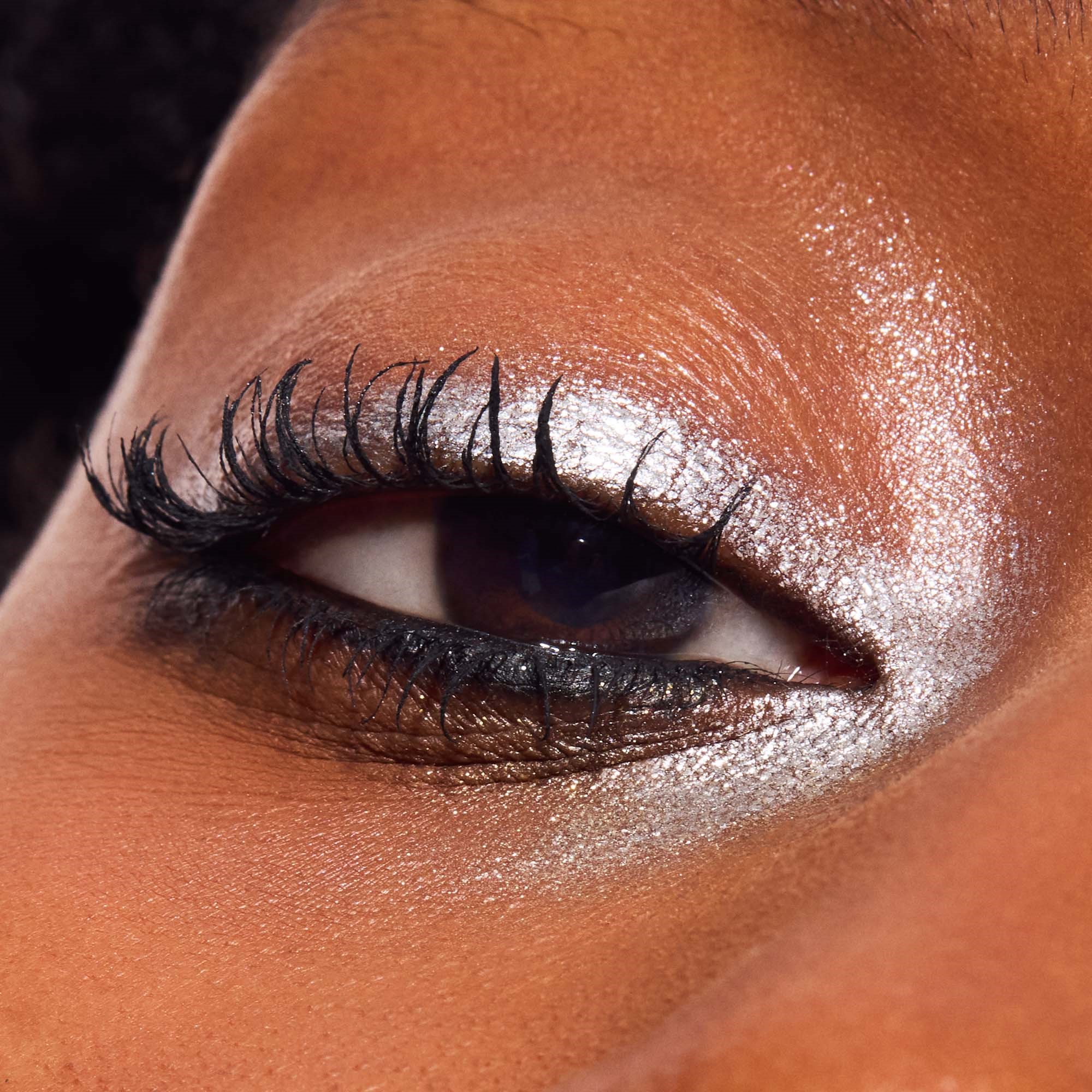 MAC Cosmetics Dazzleshadow Eye Shadow Stick Demure Diamonds (obrázok 4)