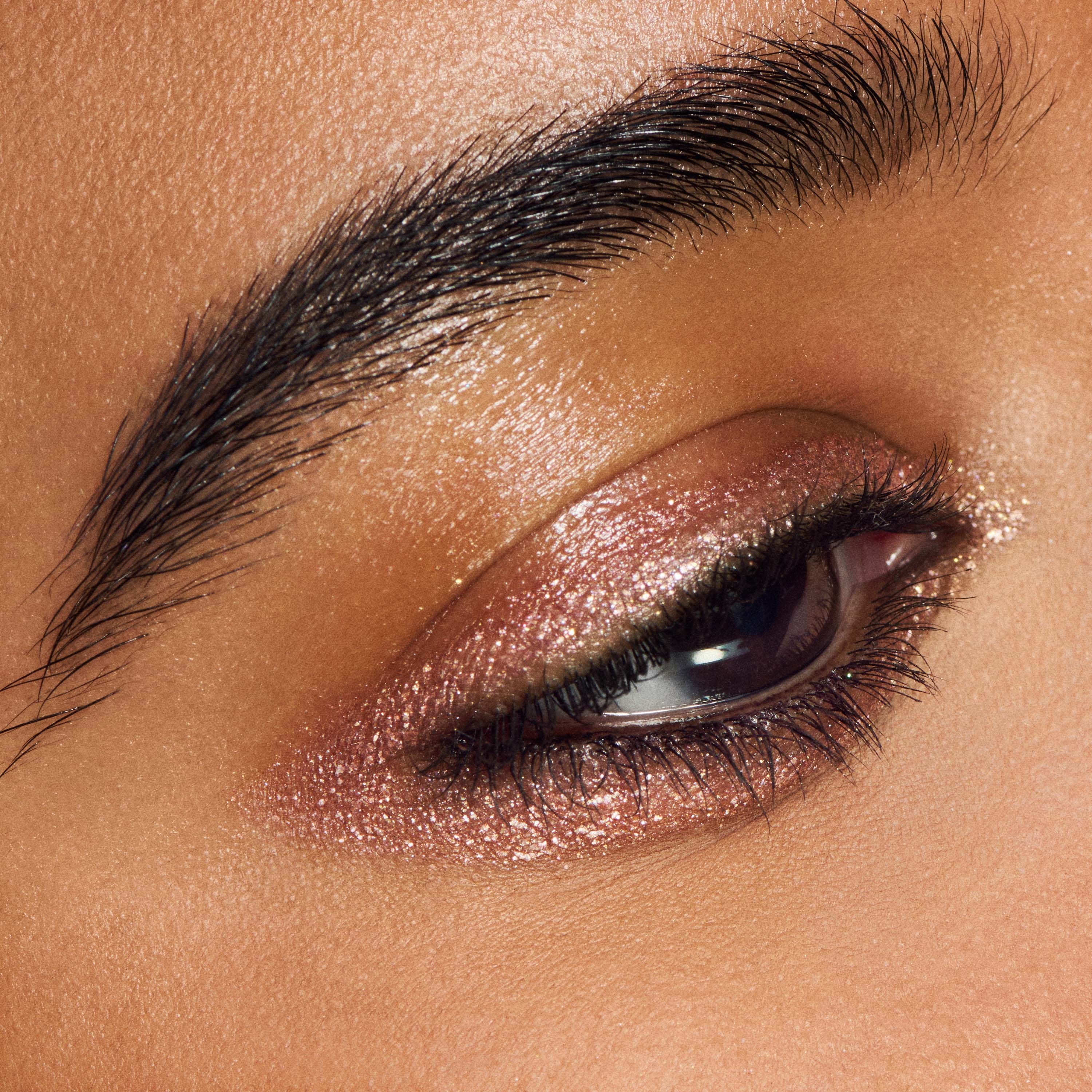 MAC Cosmetics Dazzleshadow Liquid Eye Shadow Beaming Brighter (obrázok 4)
