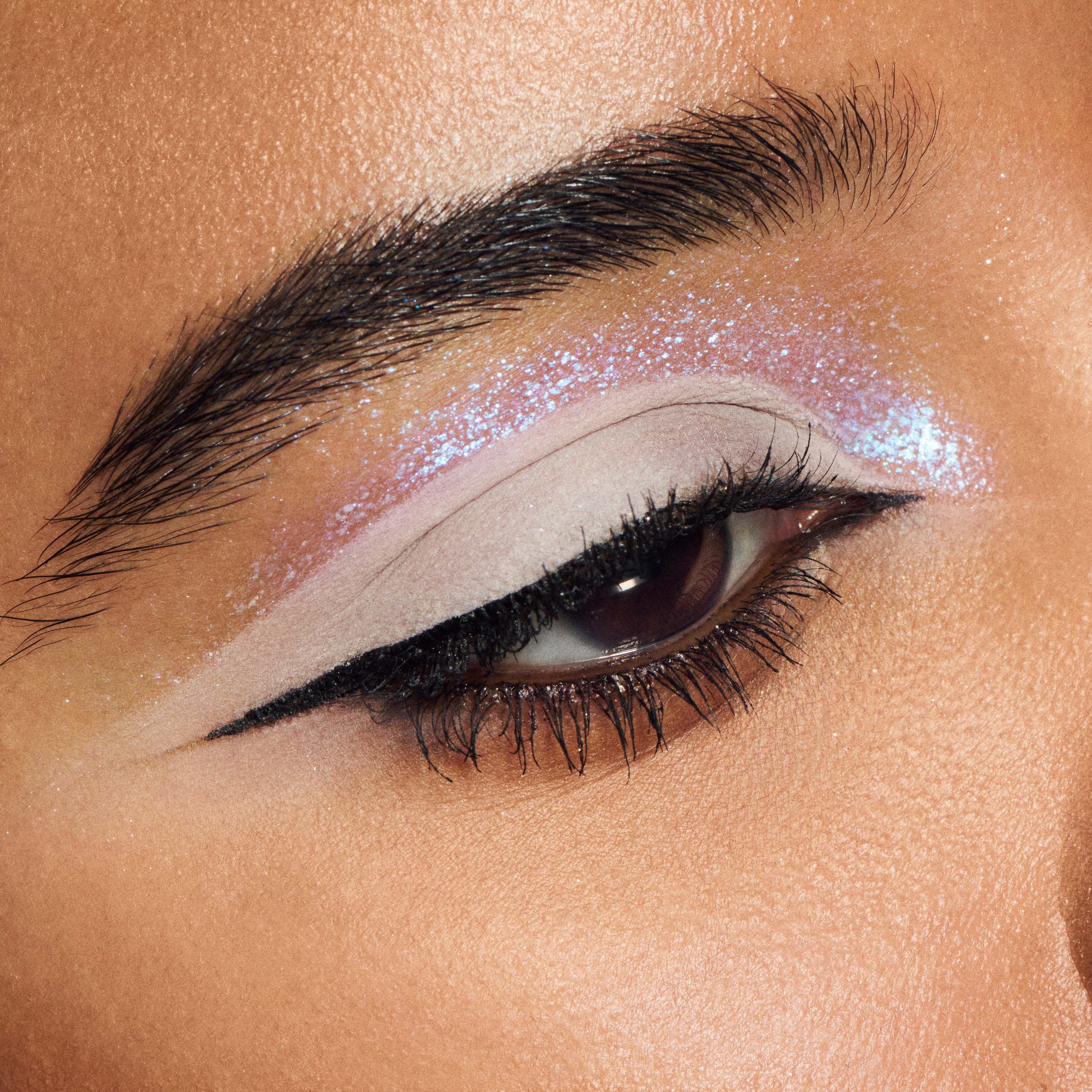 MAC Cosmetics Dazzleshadow Liquid Eye Shadow Crumbled Diamonds (obrázok 4)