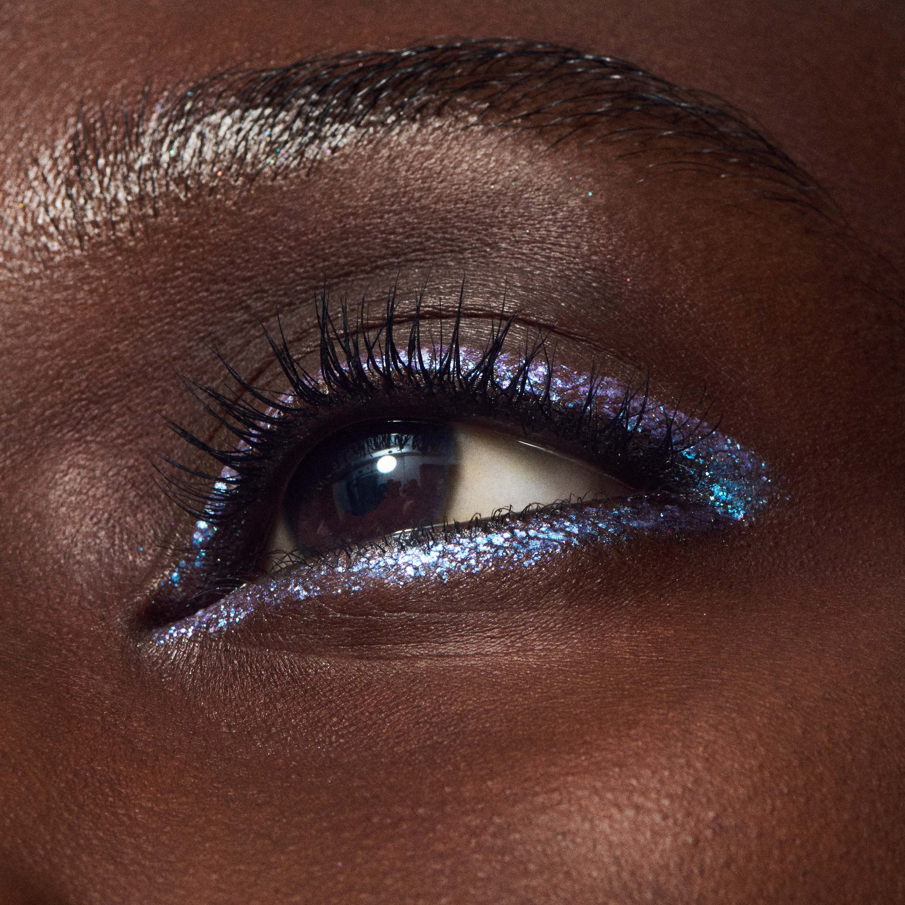 MAC Cosmetics Dazzleshadow Liquid Eye Shadow Crumbled Diamonds (obrázok 5)