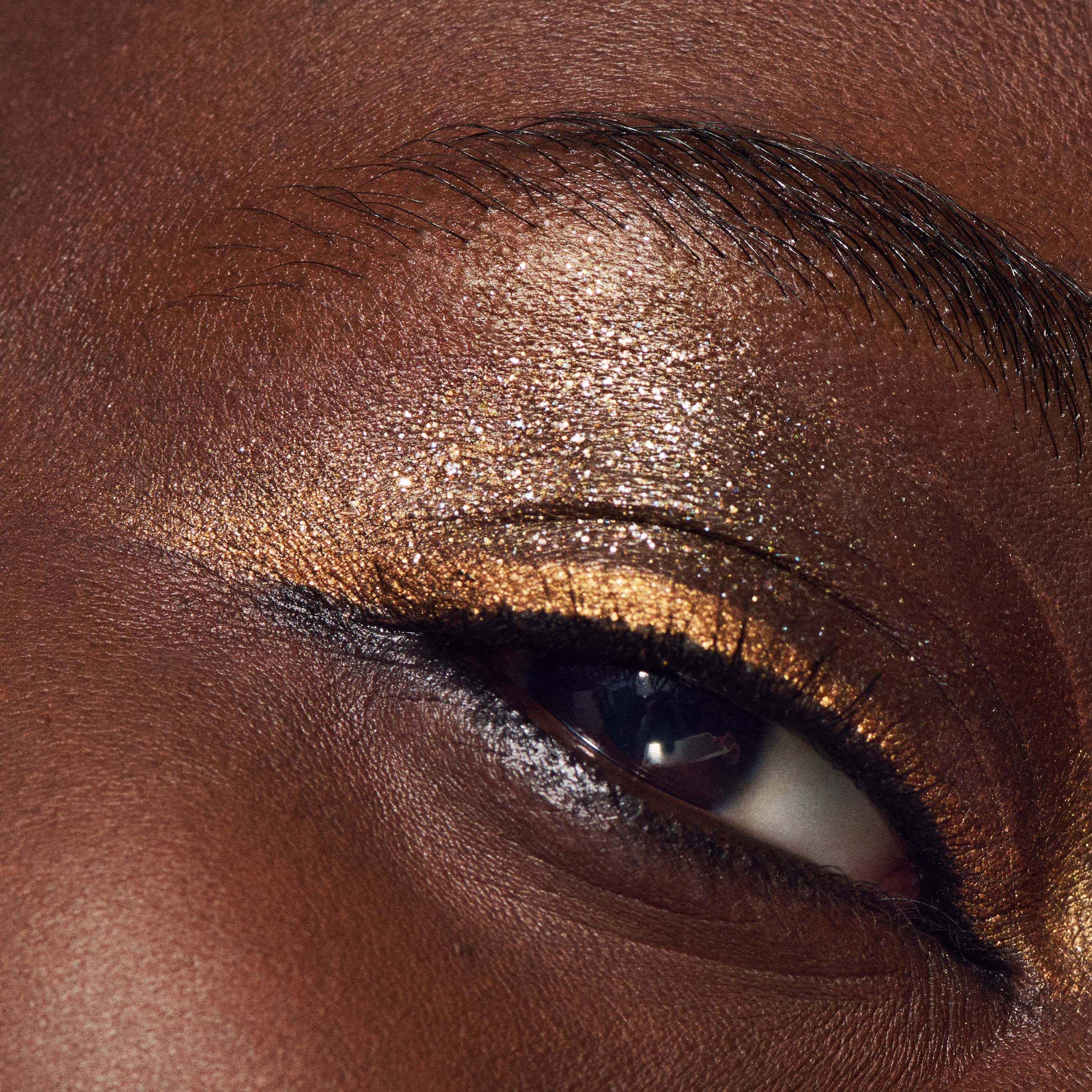 MAC Cosmetics Dazzleshadow Liquid Eye Shadow Flash Or Dash (obrázok 5)