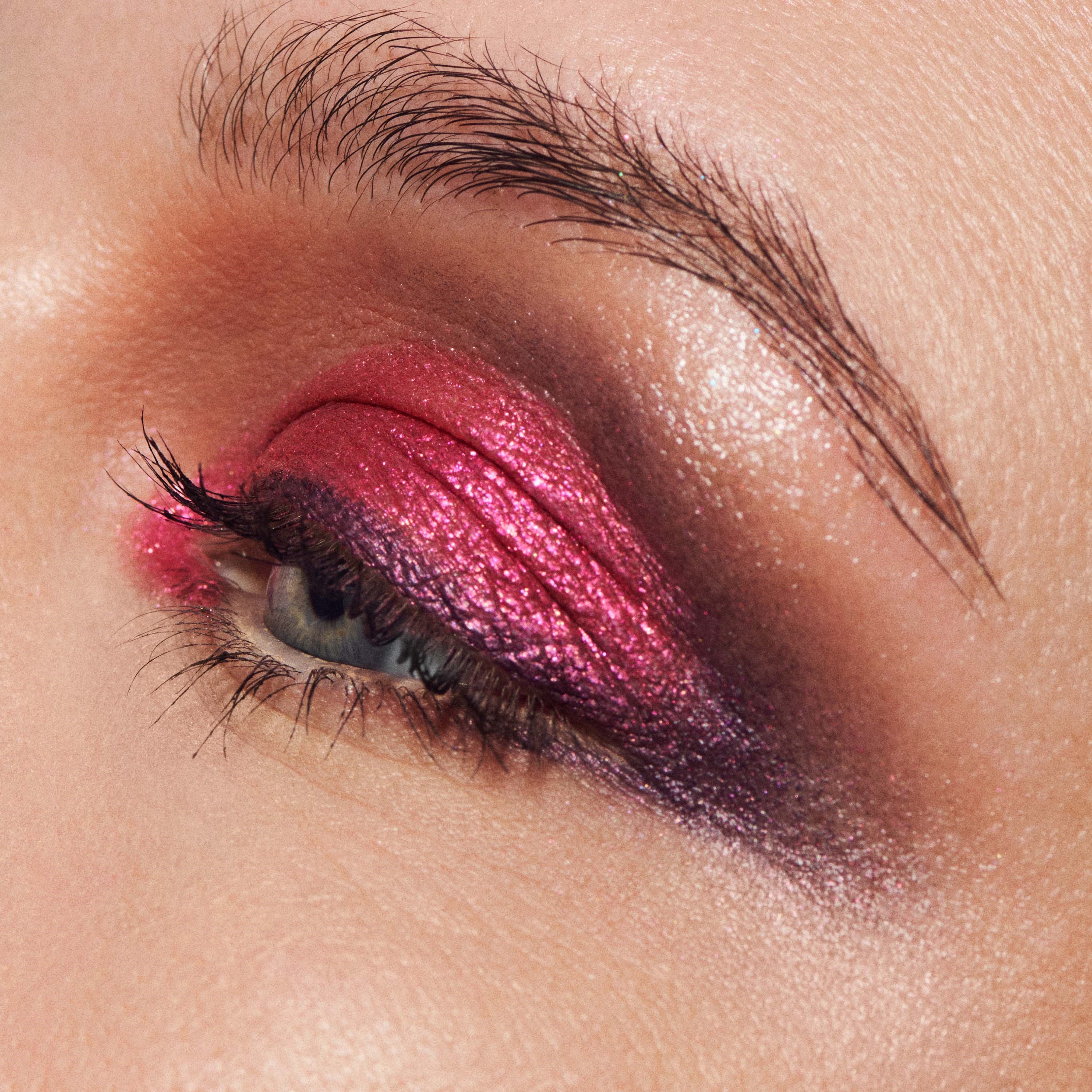 MAC Cosmetics Dazzleshadow Liquid Eye Shadow Fuchsia Future (obrázok 3)