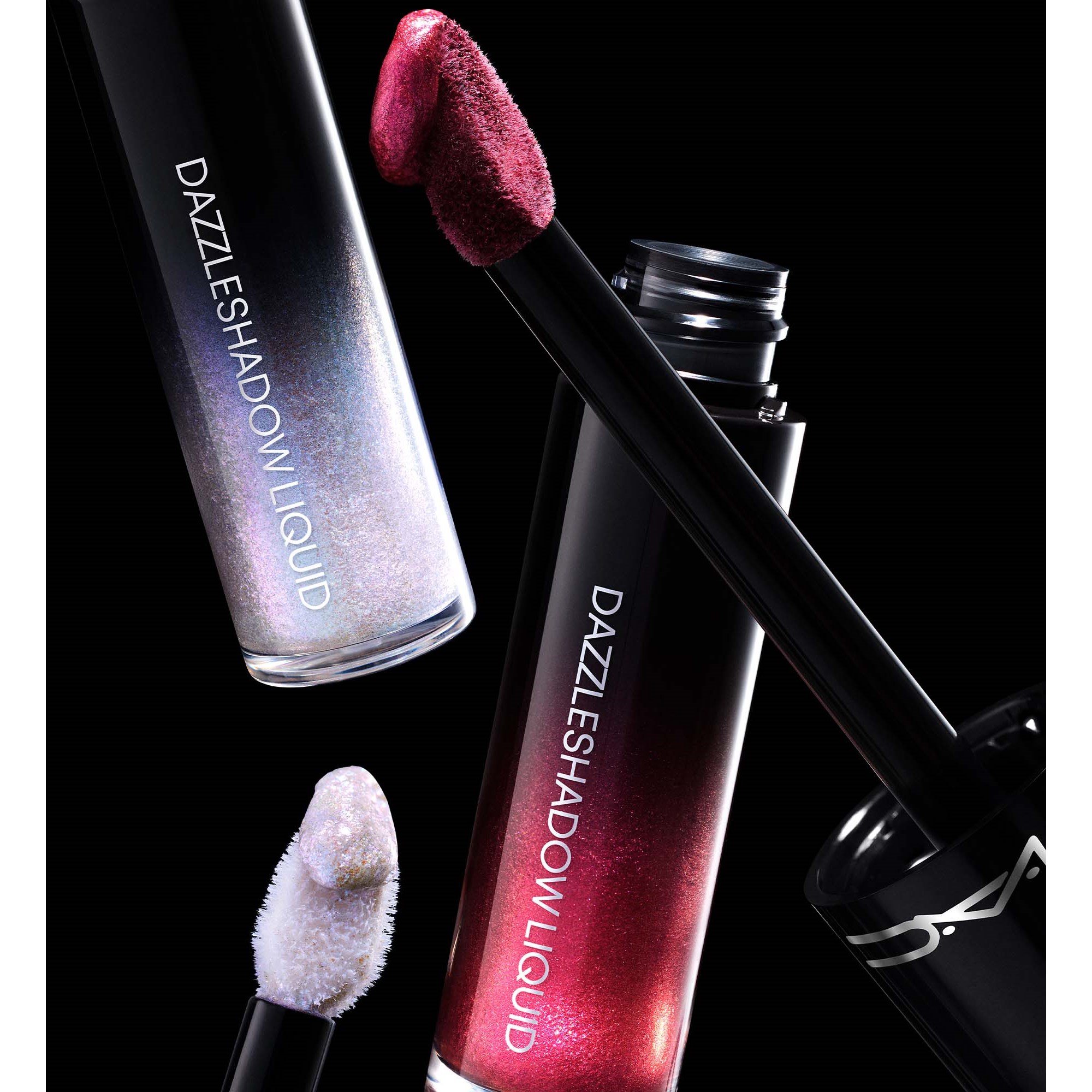 MAC Cosmetics Dazzleshadow Liquid Eye Shadow Silver Surfer (obrázok 7)