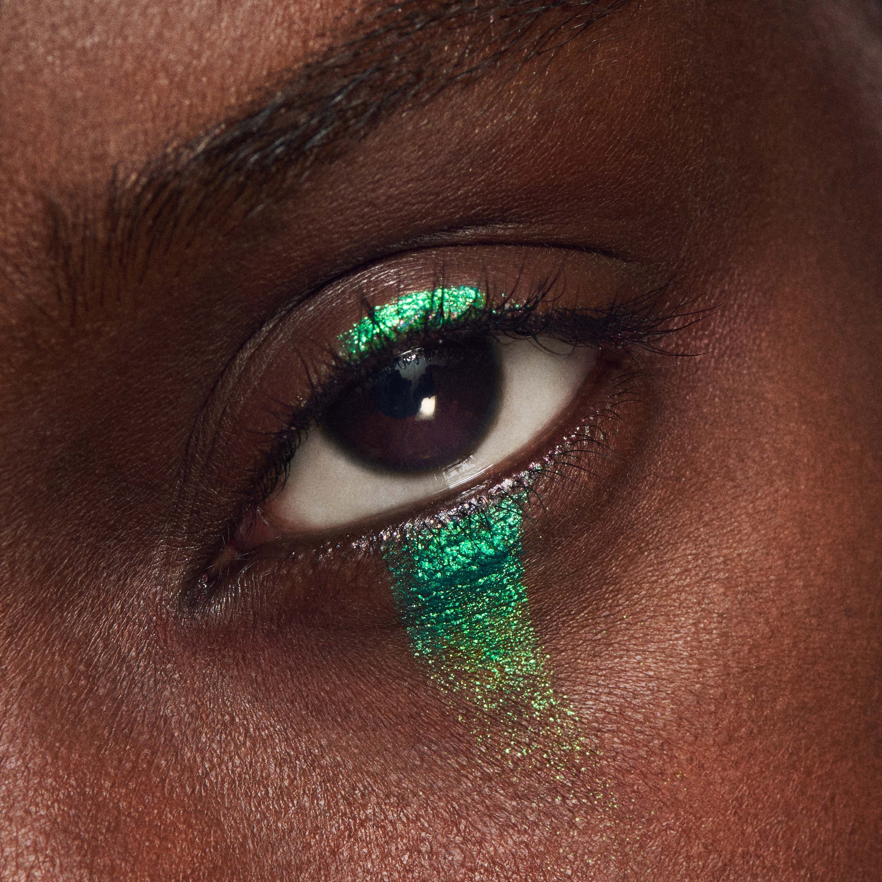 MAC Cosmetics Dazzleshadow Liquid Eye Shadow Telepathic Teal (obrázok 5)