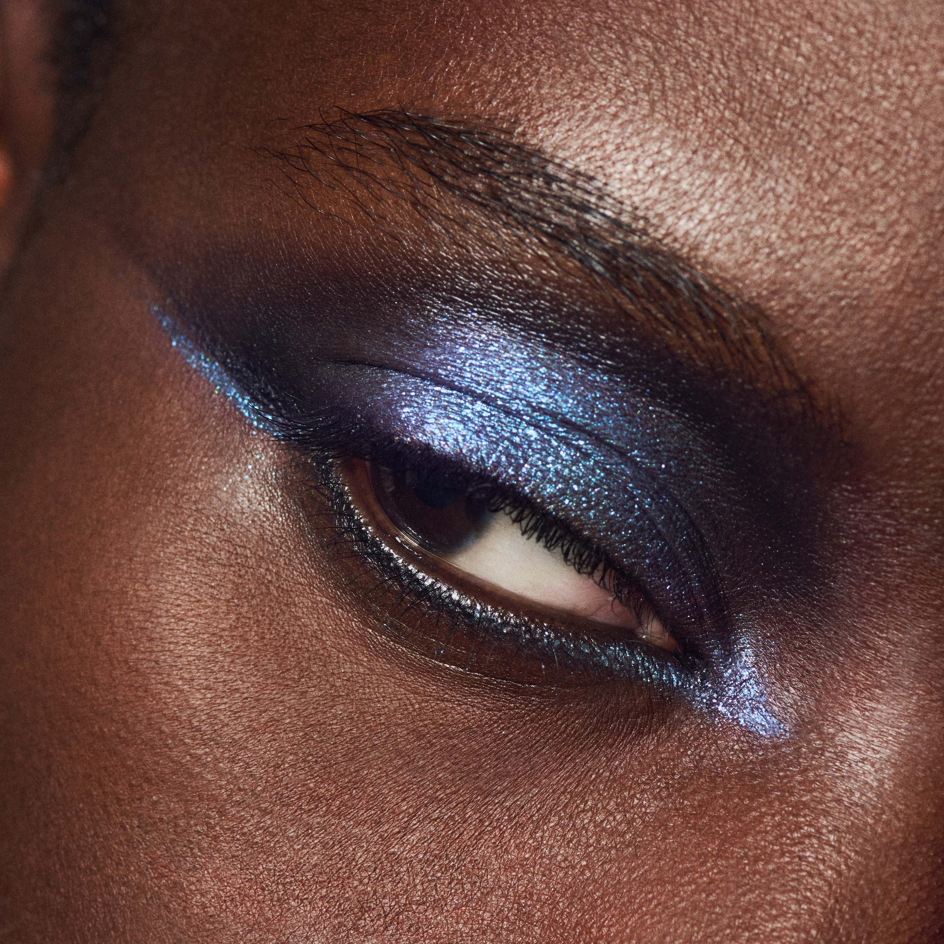 MAC Cosmetics Dazzleshadow Liquid Eye Shadow Tourmaline Dream (obrázok 5)