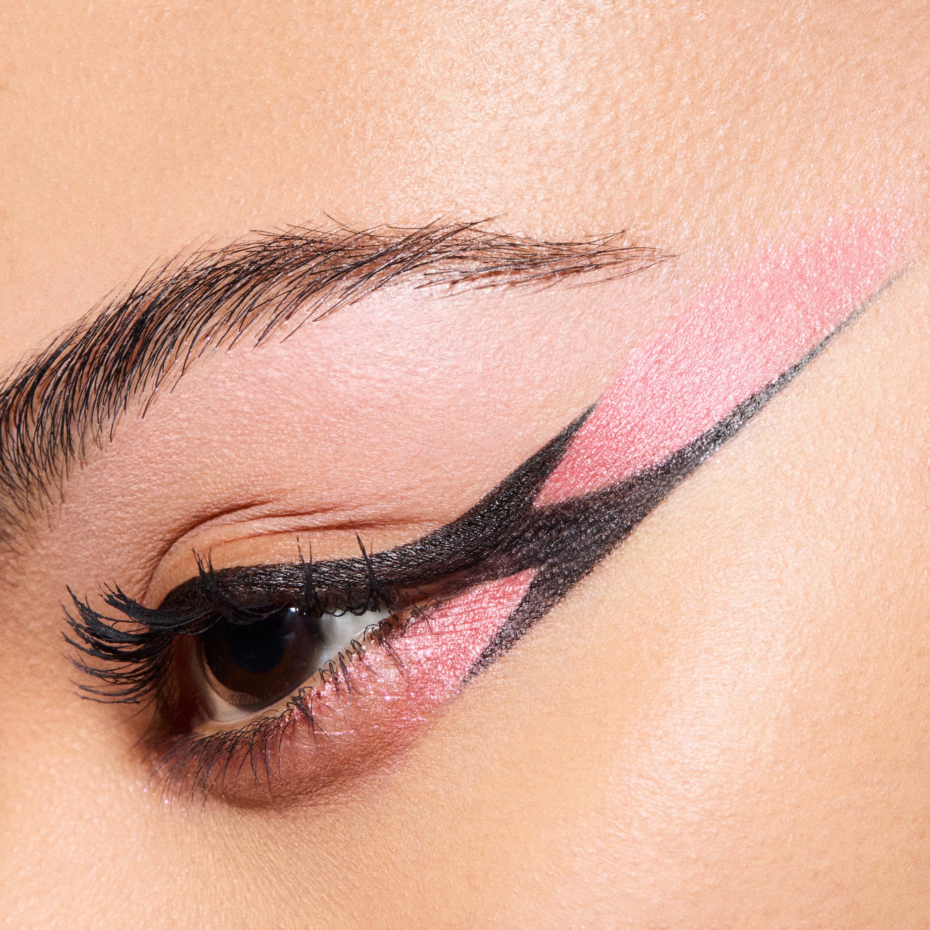 MAC Cosmetics Eye Shadow Glitter Pink Lightning (obrázok 3)