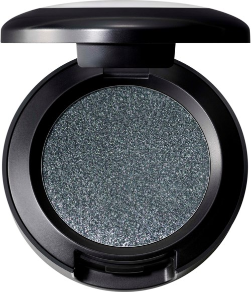 Ronde, zwarte make-up compacts met glinsterende grijze oogschaduw en opklapbare deksel.