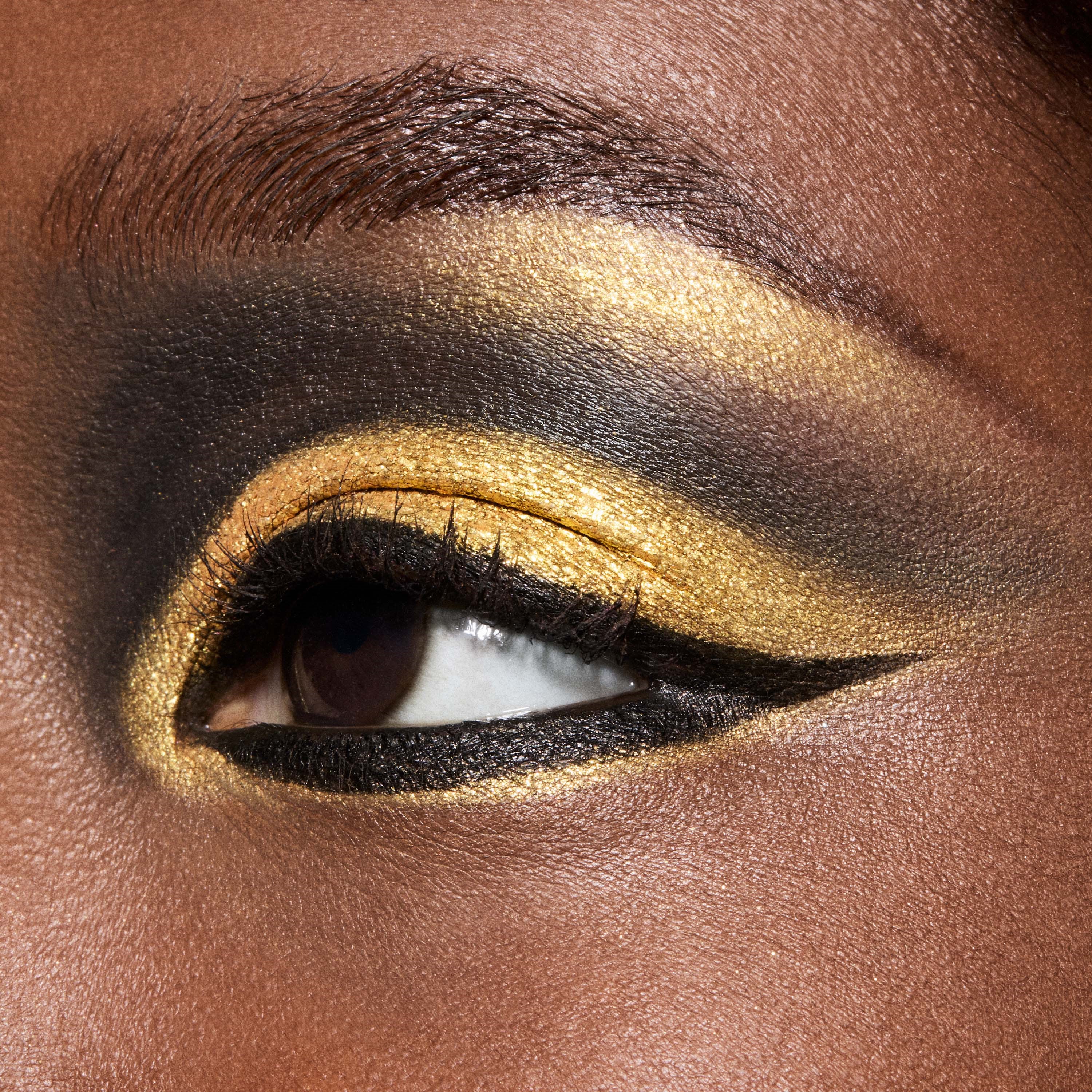 MAC Cosmetics Eye Shadow Metallic Allowance (obrázok 4)