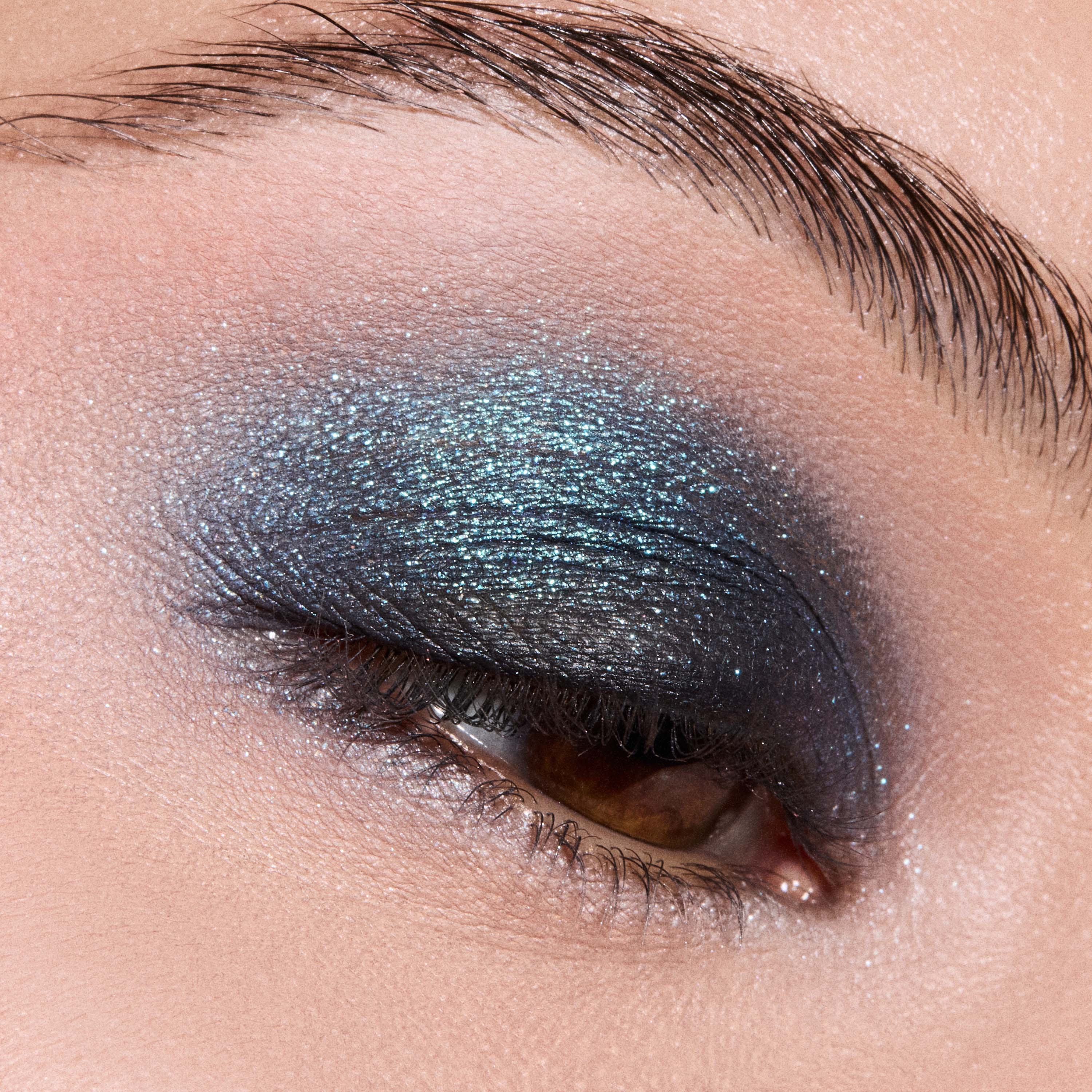 MAC Cosmetics Eye Shadow Metallic Blueprint (obrázok 3)