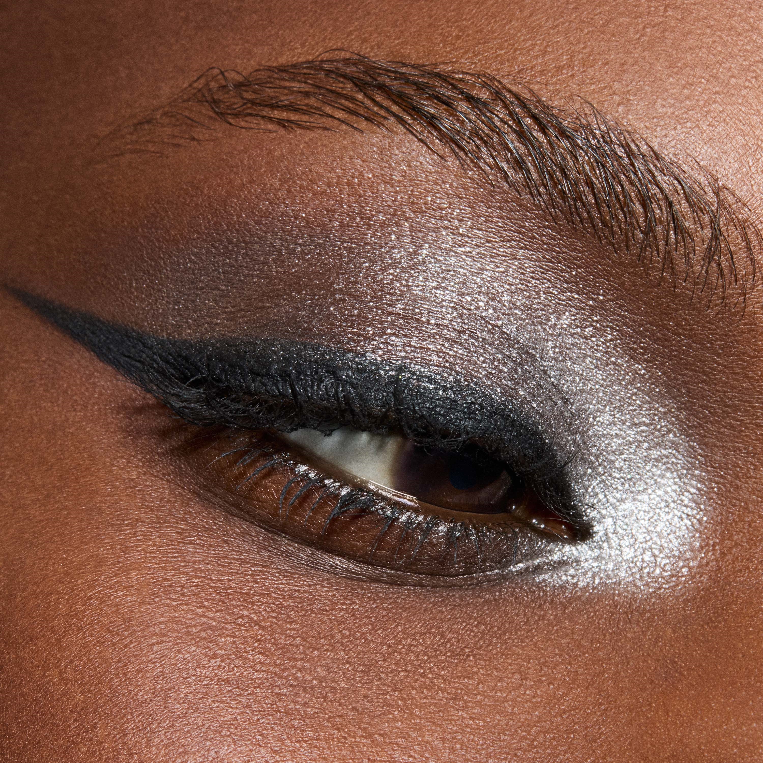 MAC Cosmetics Eye Shadow Metallic Discotheque (obrázok 4)