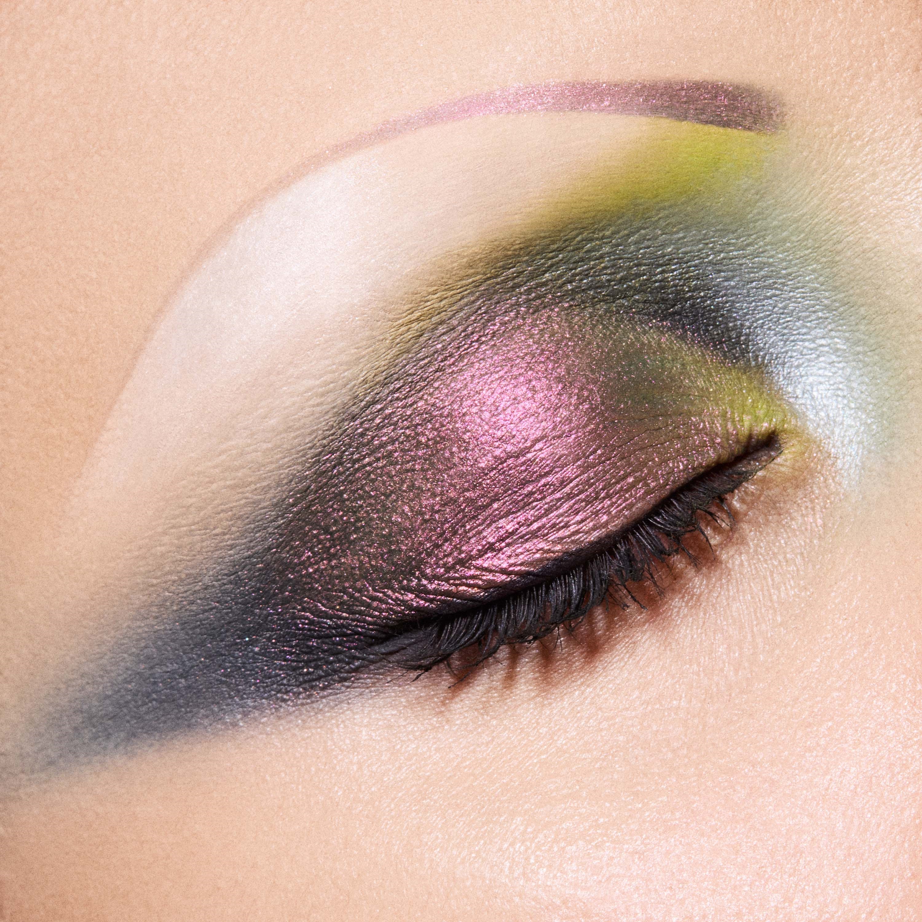 MAC Cosmetics Eye Shadow Shadeshift Chrome Kaleidoscope (obrázok 3)