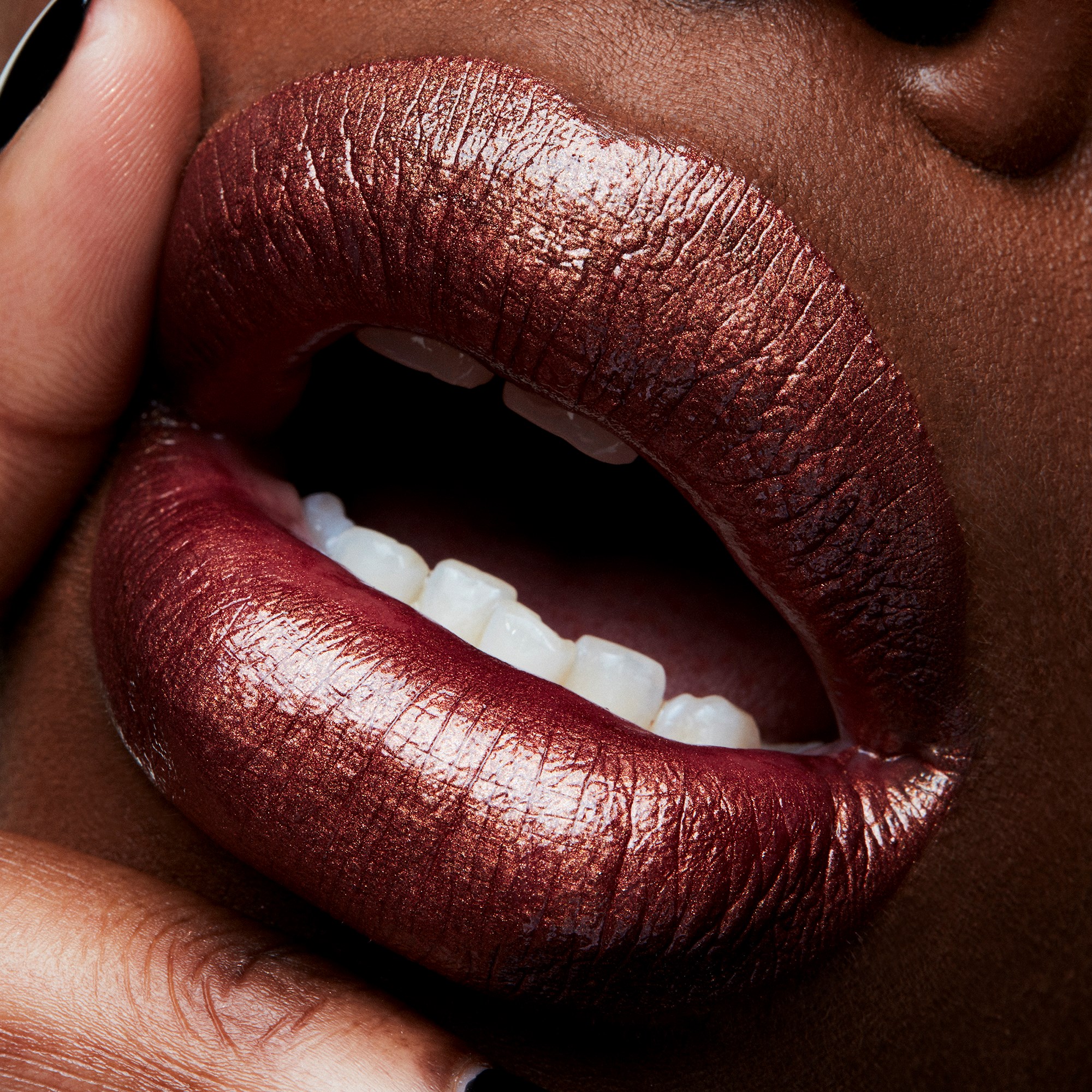 MAC Cosmetics Frost Lipstick "O" (obrázok 4)