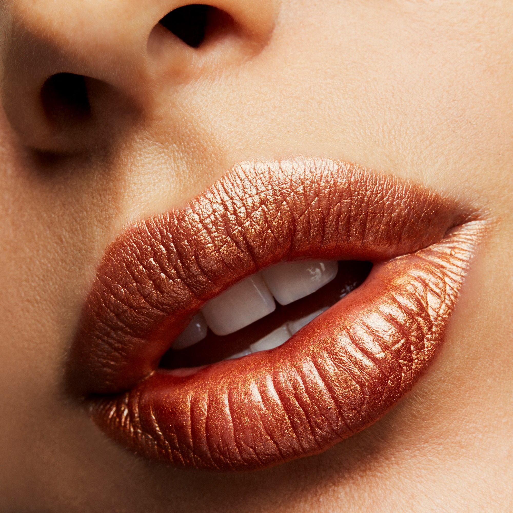 MAC Cosmetics Frost Lipstick Bronze Shimmer (obrázok 3)