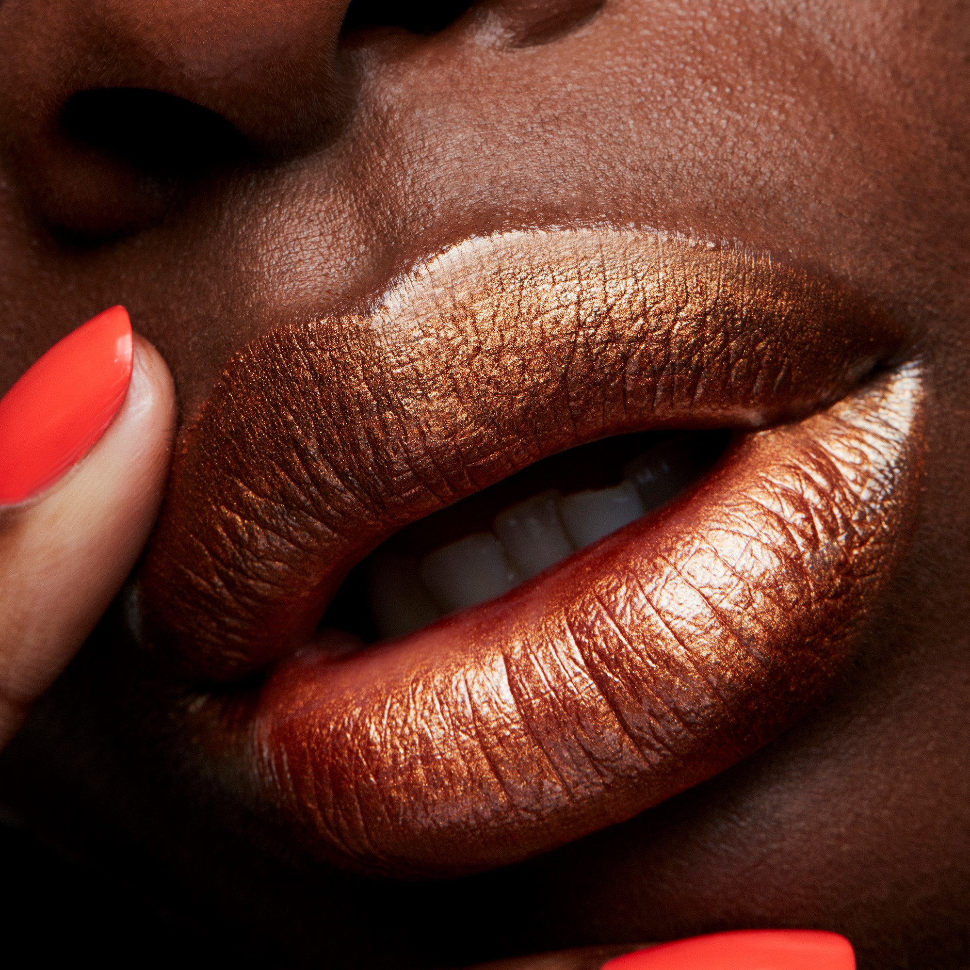 MAC Cosmetics Frost Lipstick Bronze Shimmer (obrázok 4)