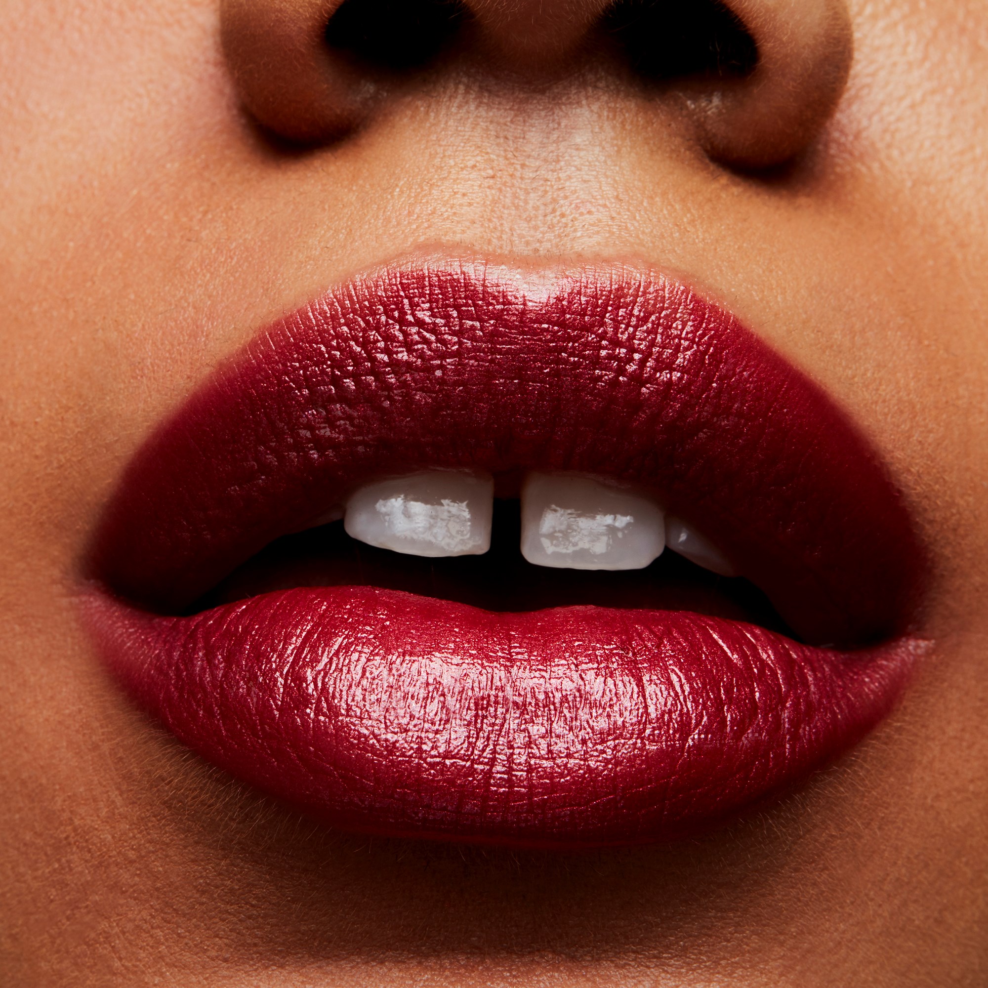 MAC Cosmetics Frost Lipstick New York Apple (obrázok 3)