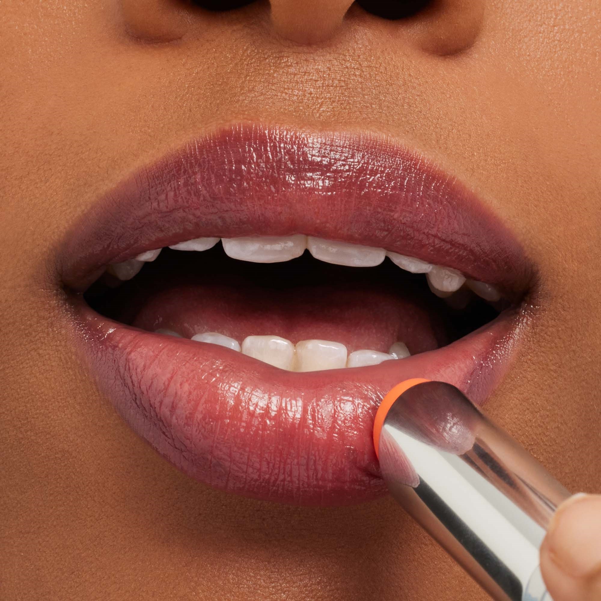 MAC Cosmetics Mac Glow Play Lip Balm Candid (obrázok 3)