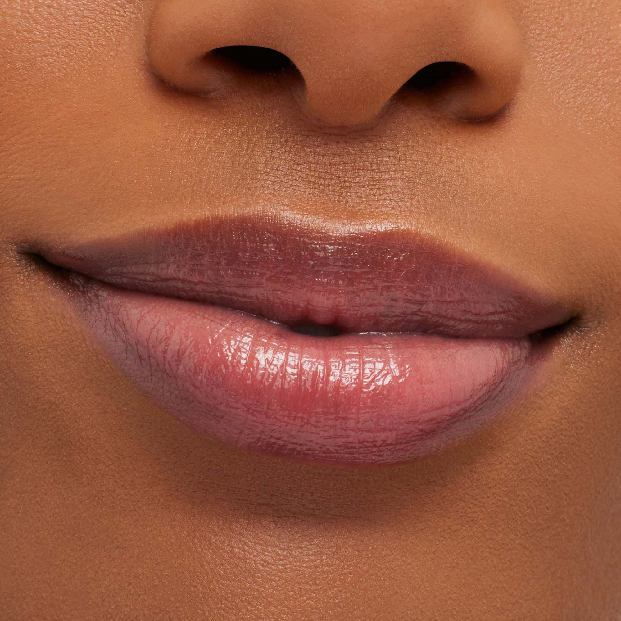 MAC Cosmetics Mac Glow Play Lip Balm Introvert (obrázok 3)