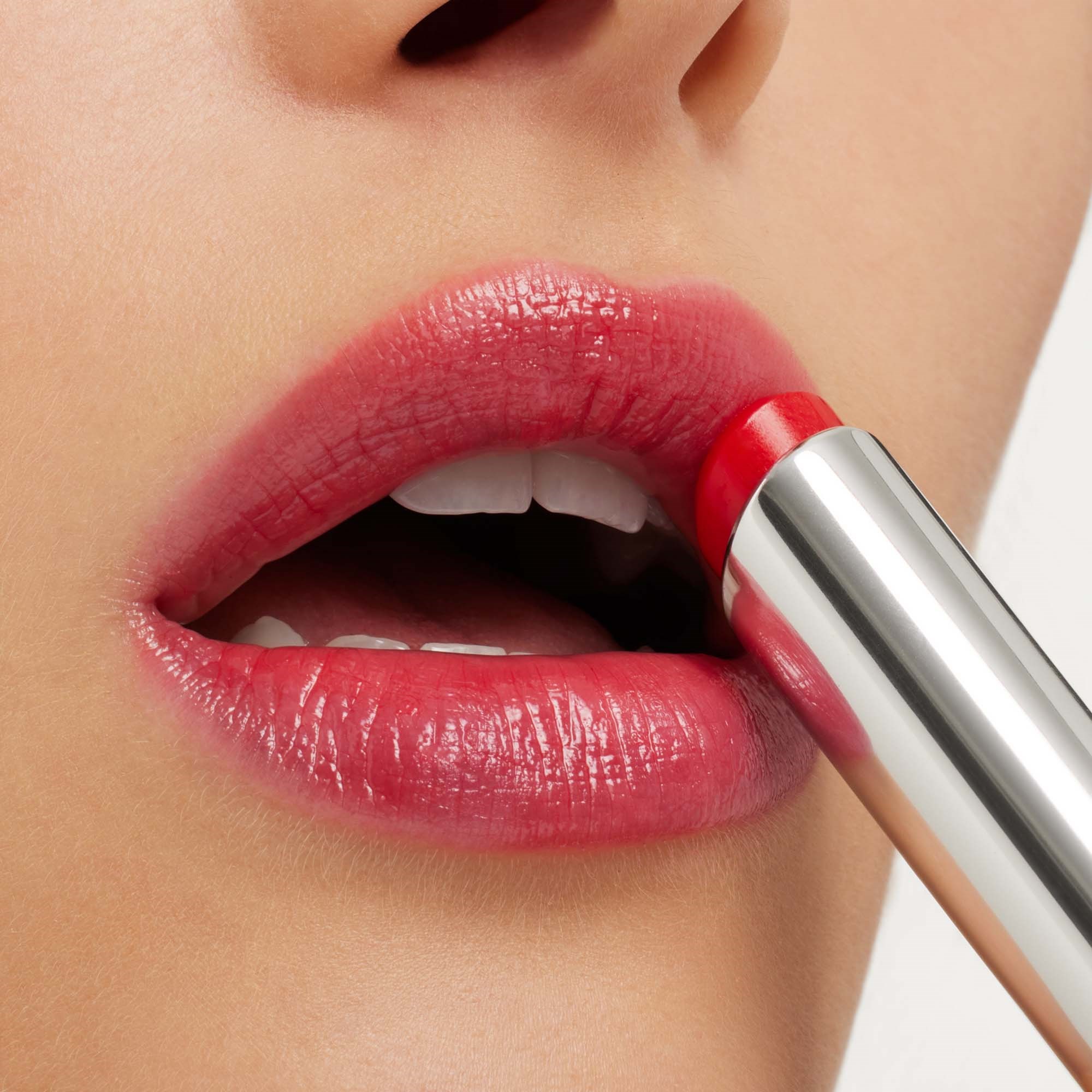 Alternativ bild 1 för MAC Cosmetics Mac Glow Play Lip Balm Serve