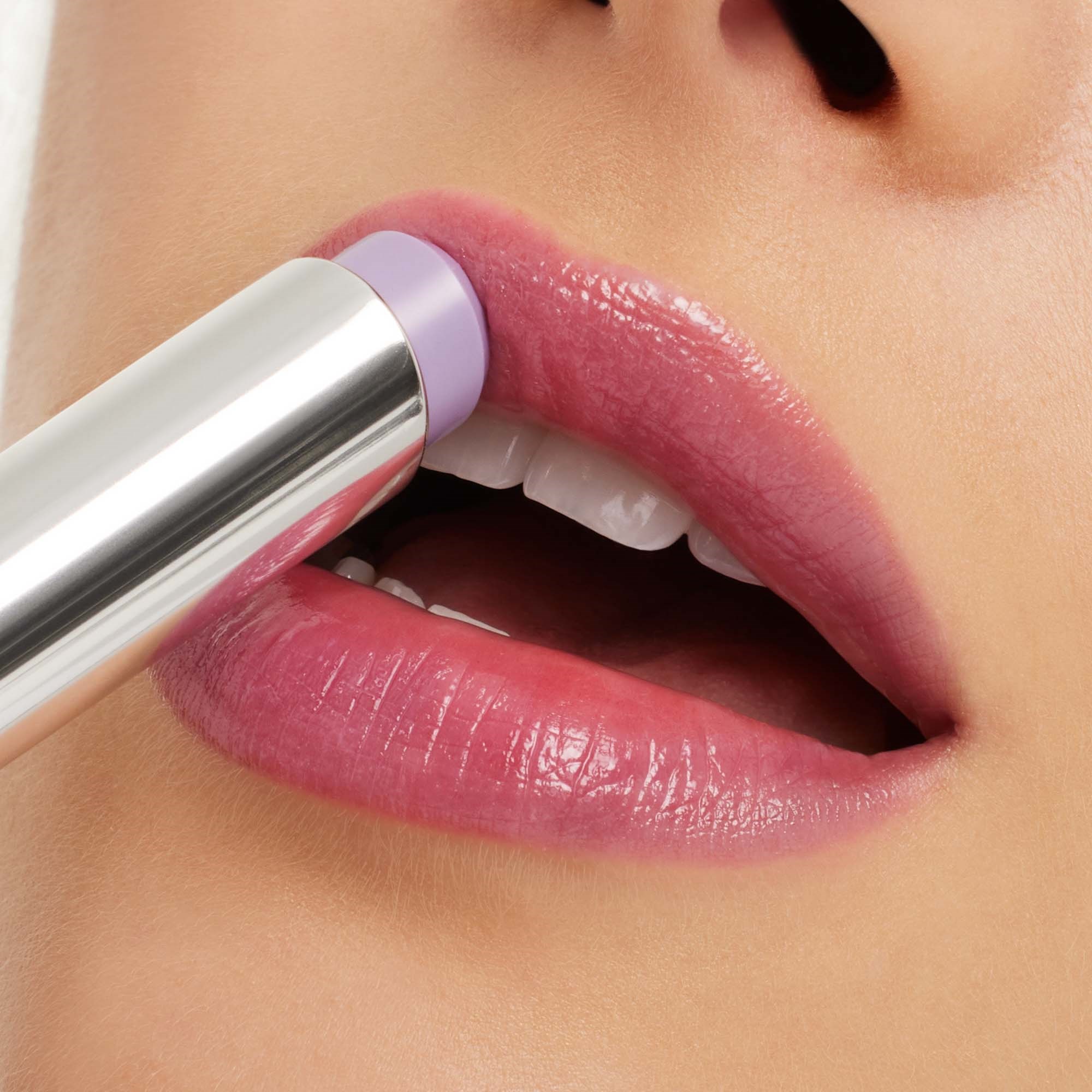 Alternativ bild 1 för MAC Cosmetics Mac Glow Play Lip Balm Vibe