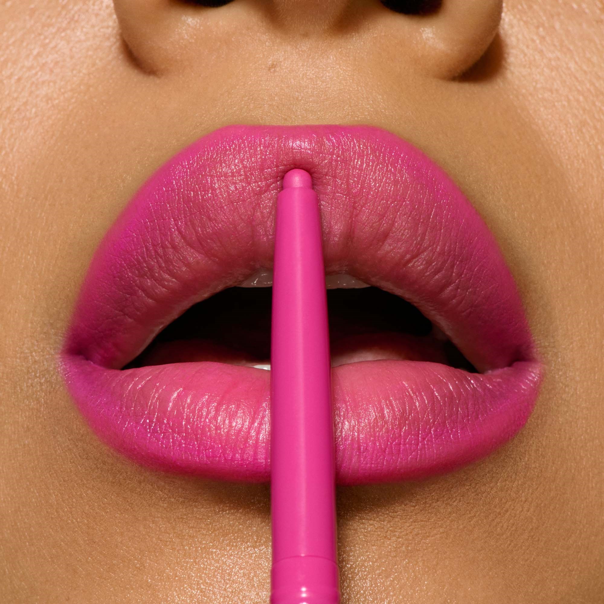 MAC Cosmetics Lipglazer Glossy Liner Candy Yum-Yum (obrázok 3)